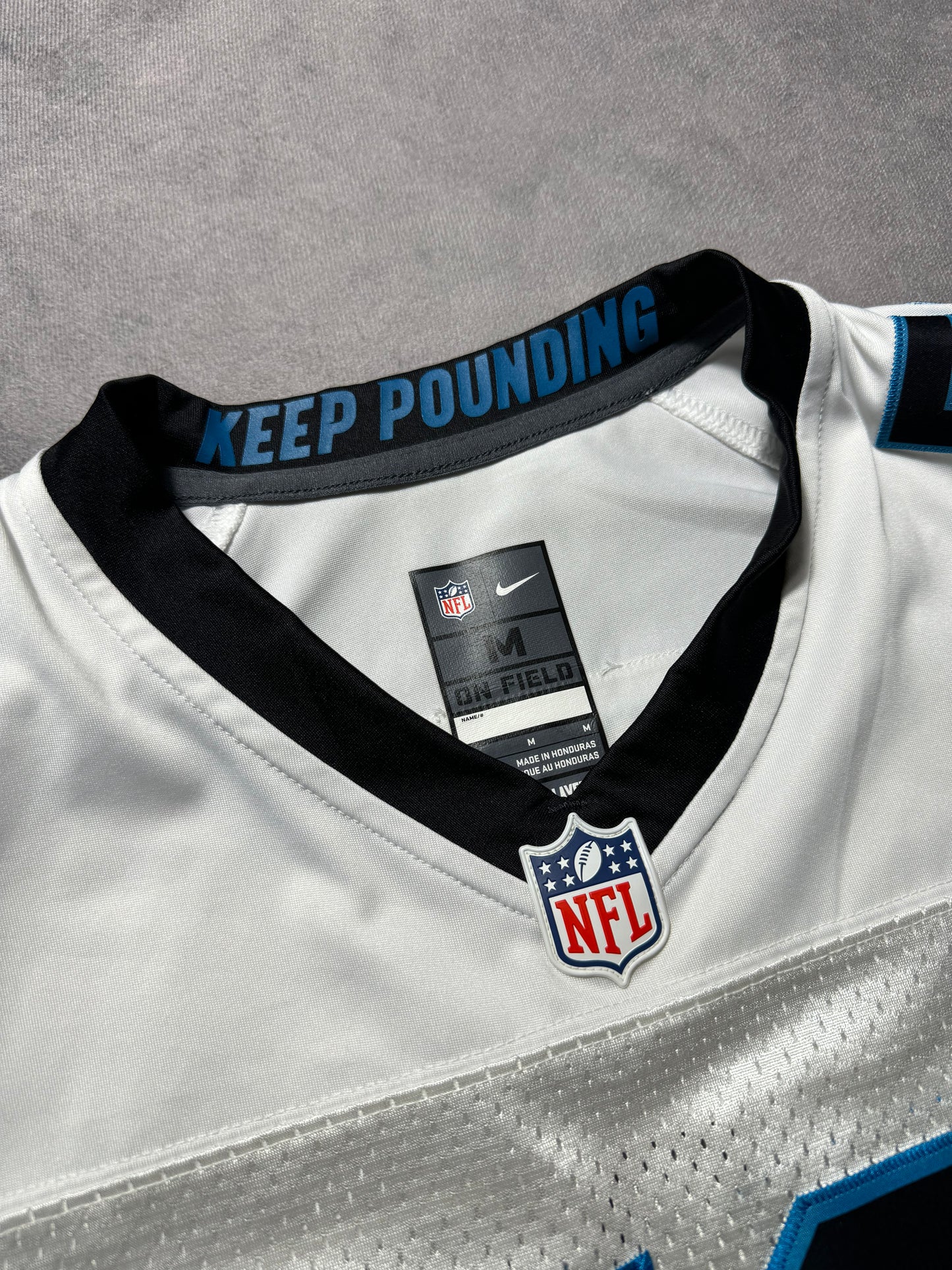 2015 Carolina Panthers Luke Kuechly Nike White Vapor Limited Stitched On Field NFL Jersey (Medium)