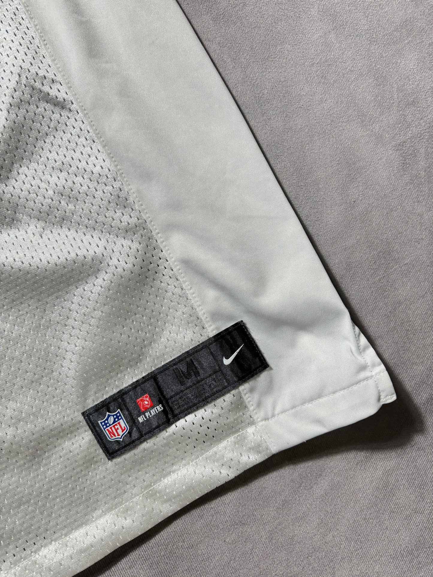 2015 Carolina Panthers Luke Kuechly Nike White Vapor Limited Stitched On Field NFL Jersey (Medium)