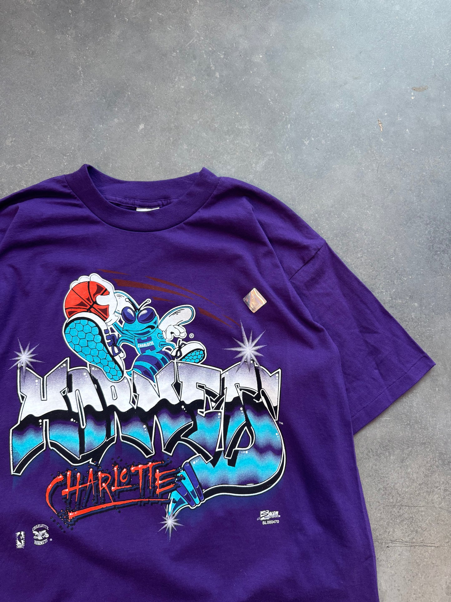 90’s Charlotte Hornets Vintage Salem Sportswear Graffiti Print Hugo Slam Dunk NBA Tee - Deadstock (Large)