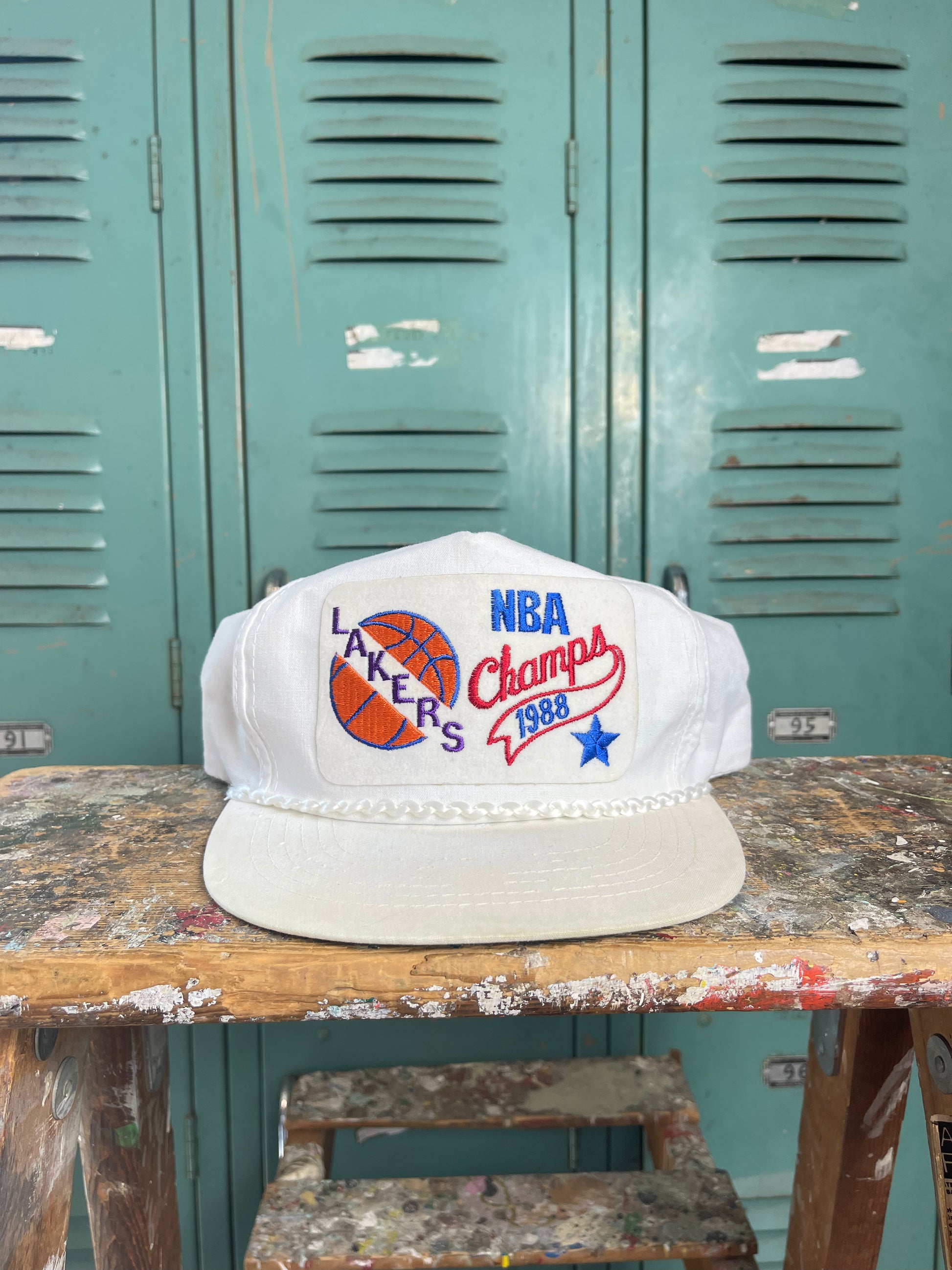 Lakers vintage snapback sales