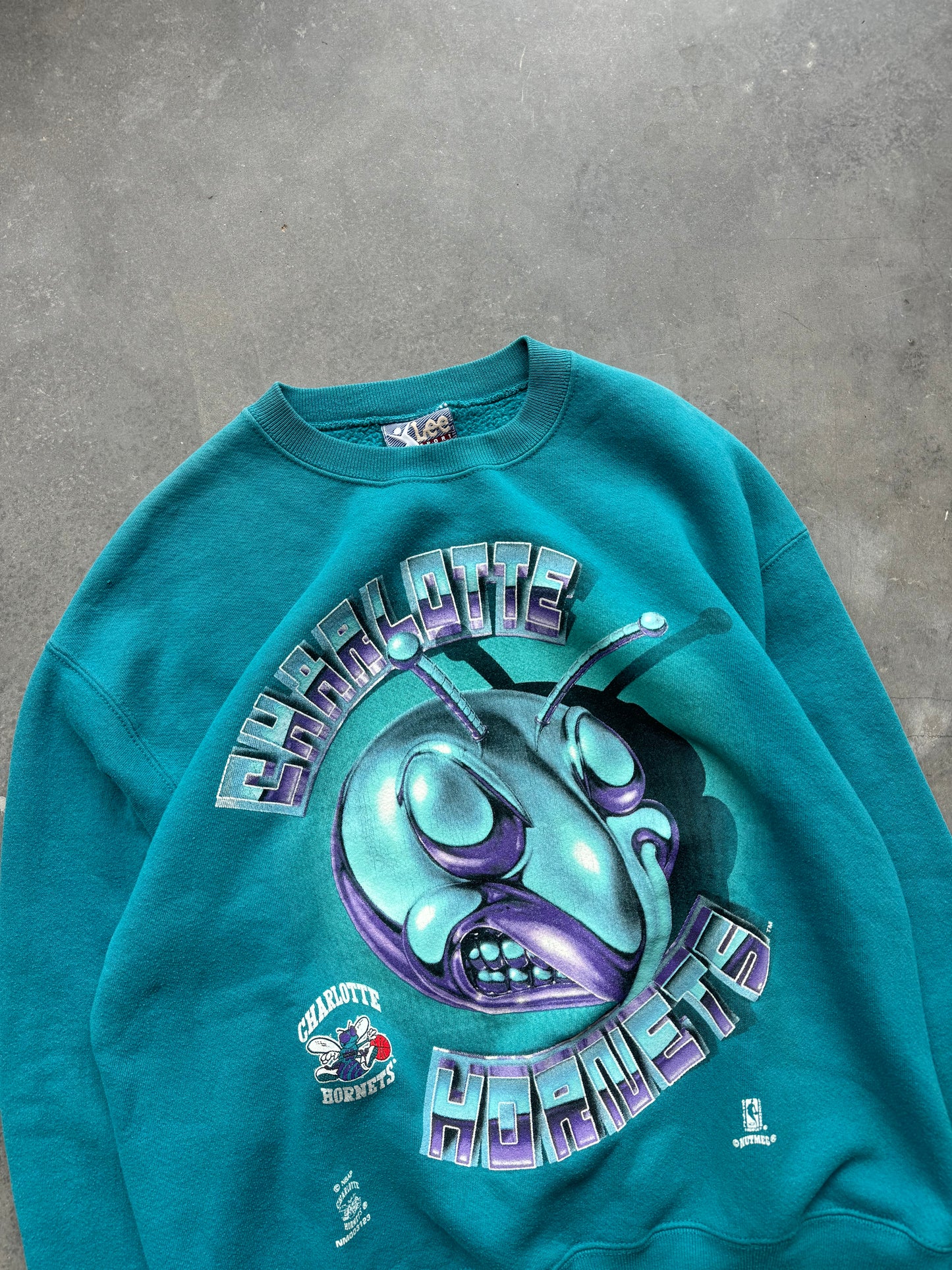 90’s Charlotte Hornets Vintage Teal Lee Sport Chromed Out Hugo Big Logo NBA Crewneck (Large)