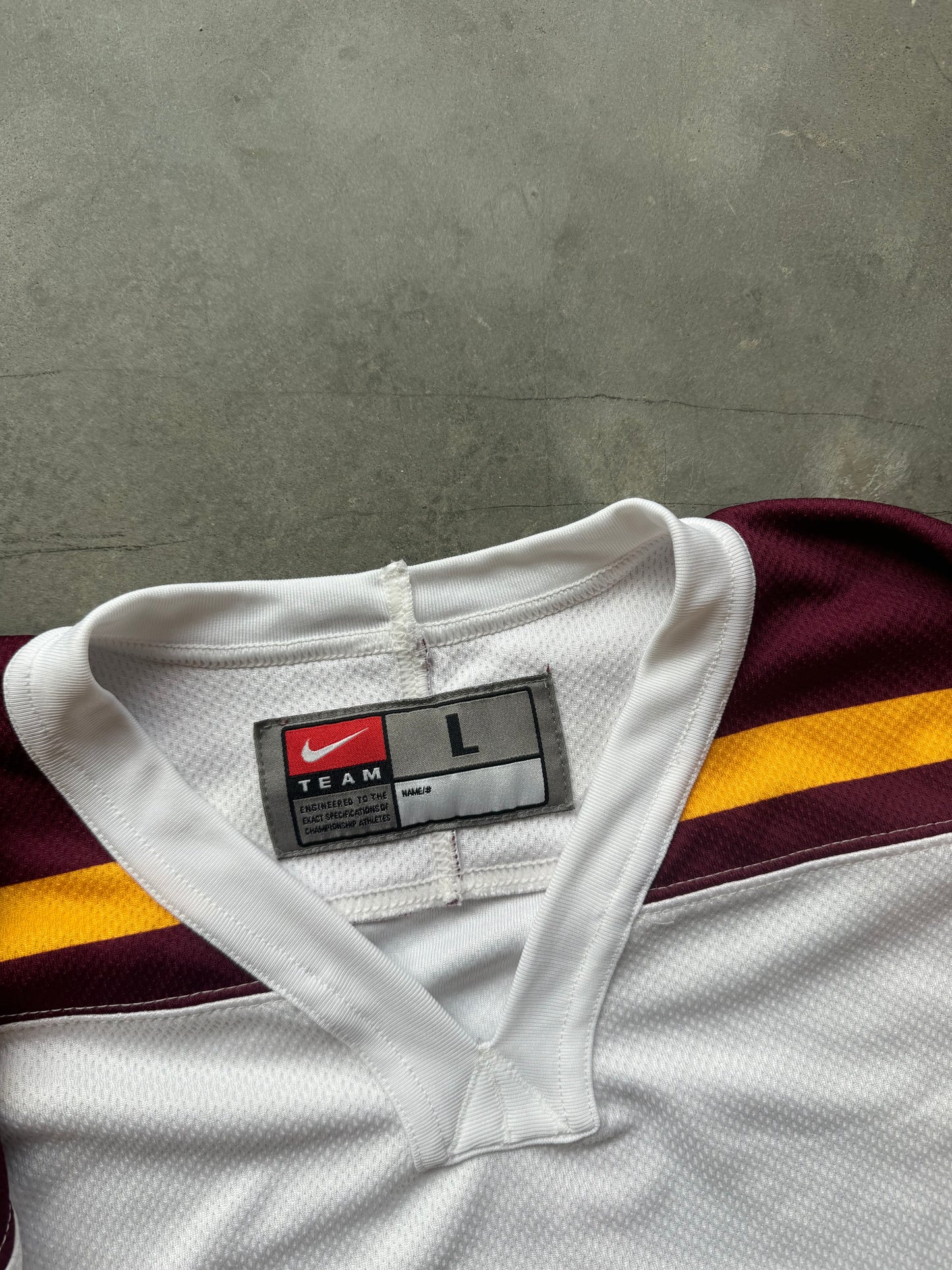 00’s Minnesota Golden Gophers Vintage White Nike College Hockey Jersey (XL)