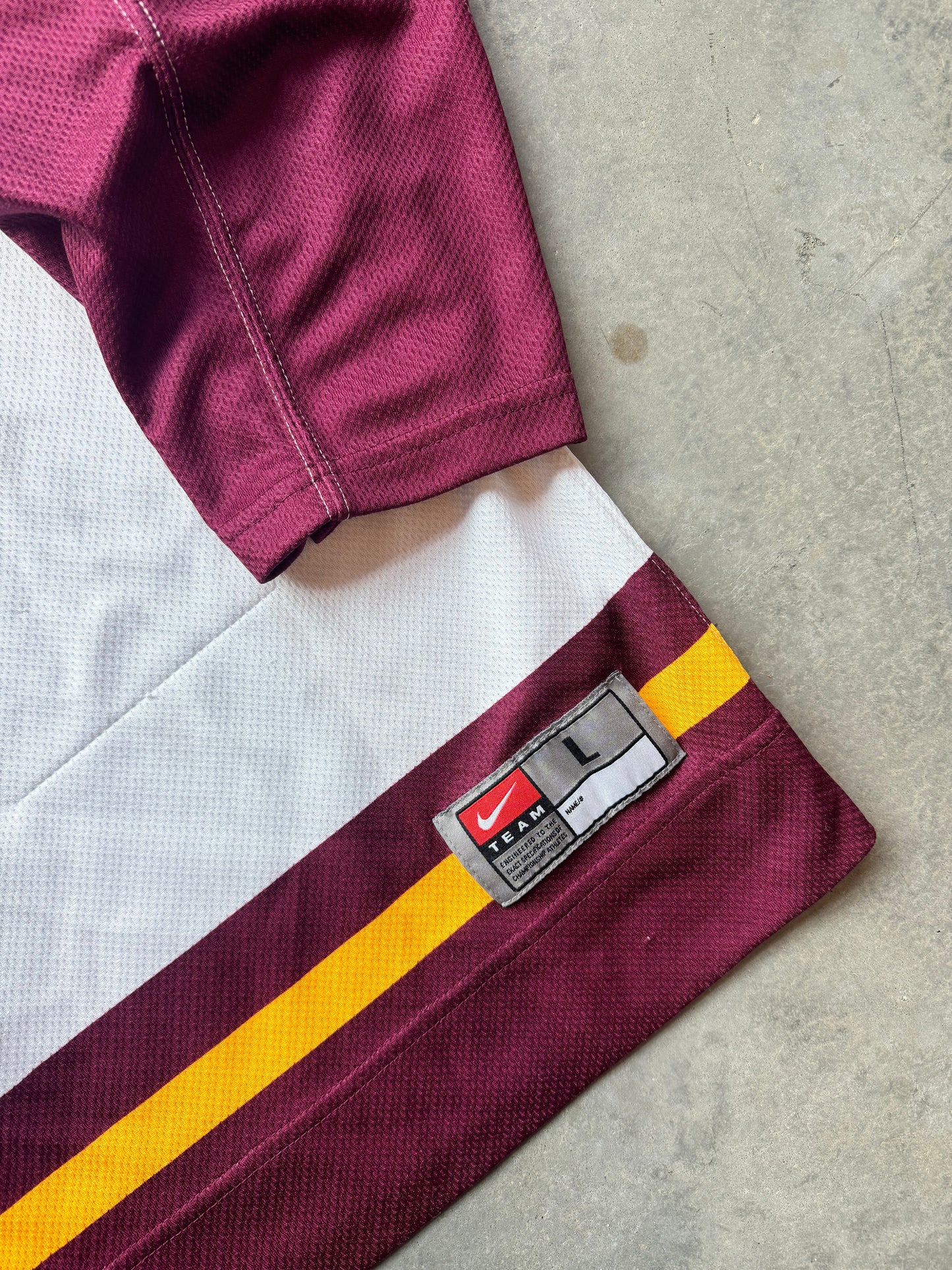 00’s Minnesota Golden Gophers Vintage White Nike College Hockey Jersey (XL)