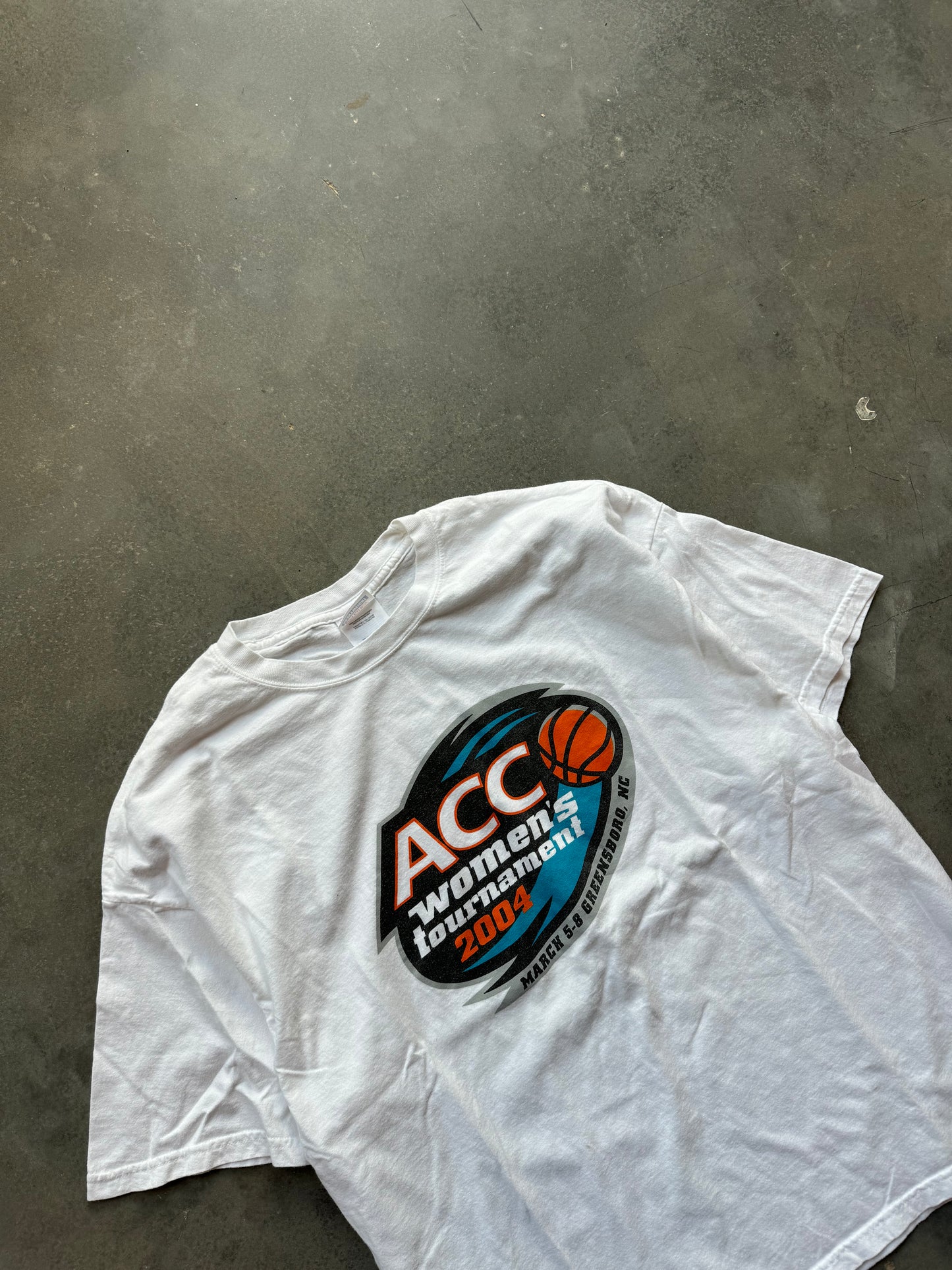 2004 ACC Women’s Tournament Greensboro NC Vintage College Basketball Tee (XL)