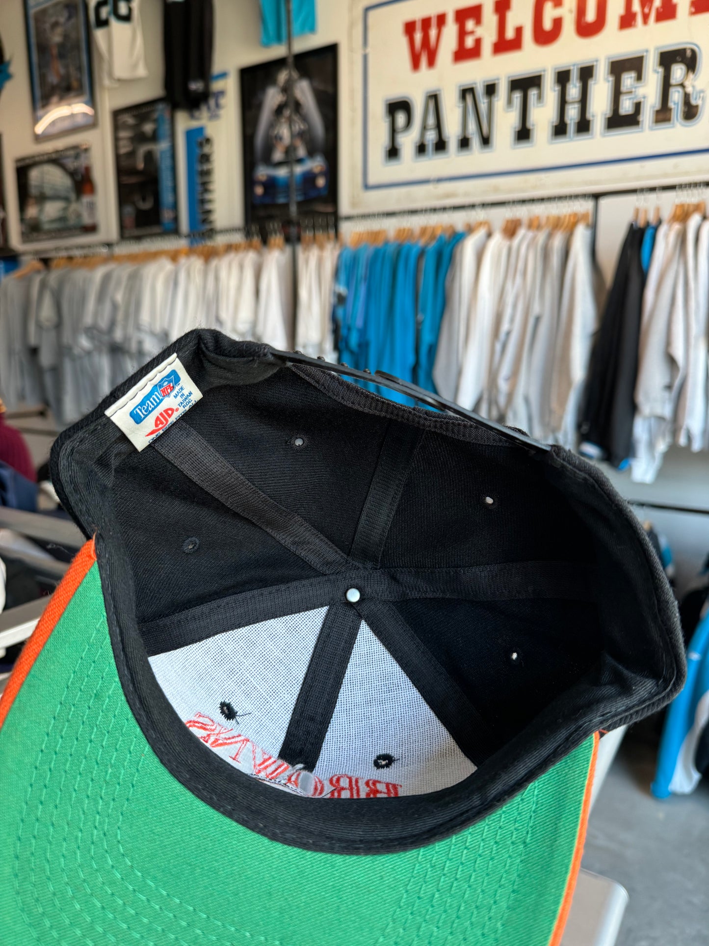 90’s Cleveland Browns Vintage AJD Black Dome NFL Snapback Hat (OSFA)