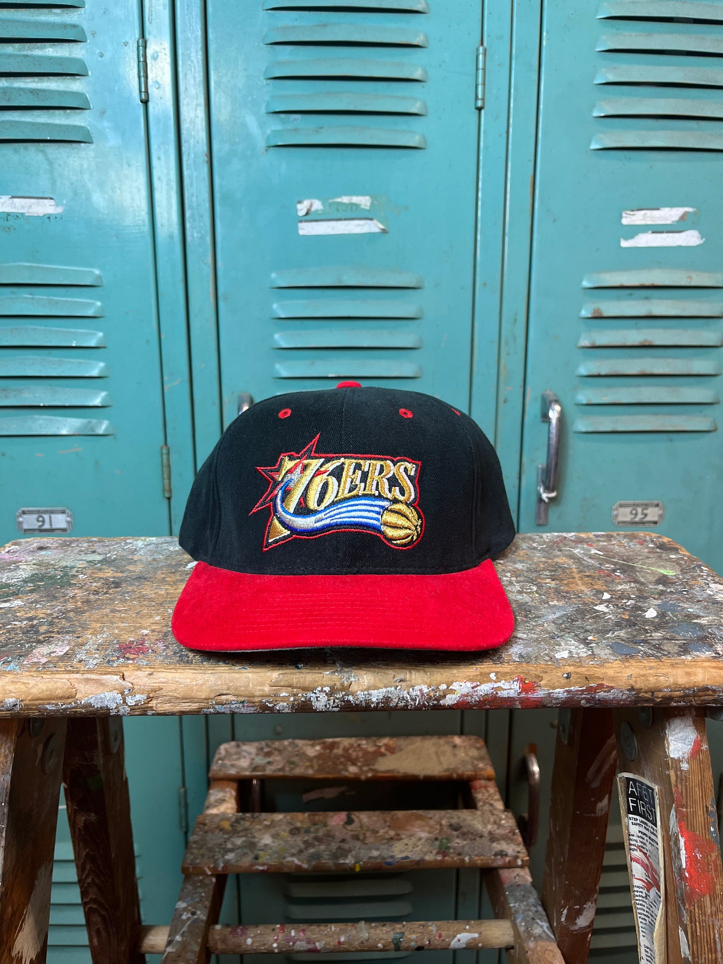 90’s Philadelphia 76ers Vintage Champion NBA Snapback Hat (OSFA)