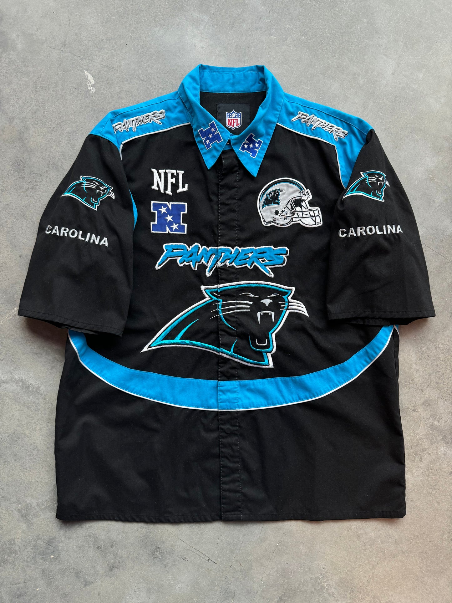 00’s Carolina Panthers Vintage Fully Embroidered Pit Crew Racing Style Button Snap NFL Shirt (Large)