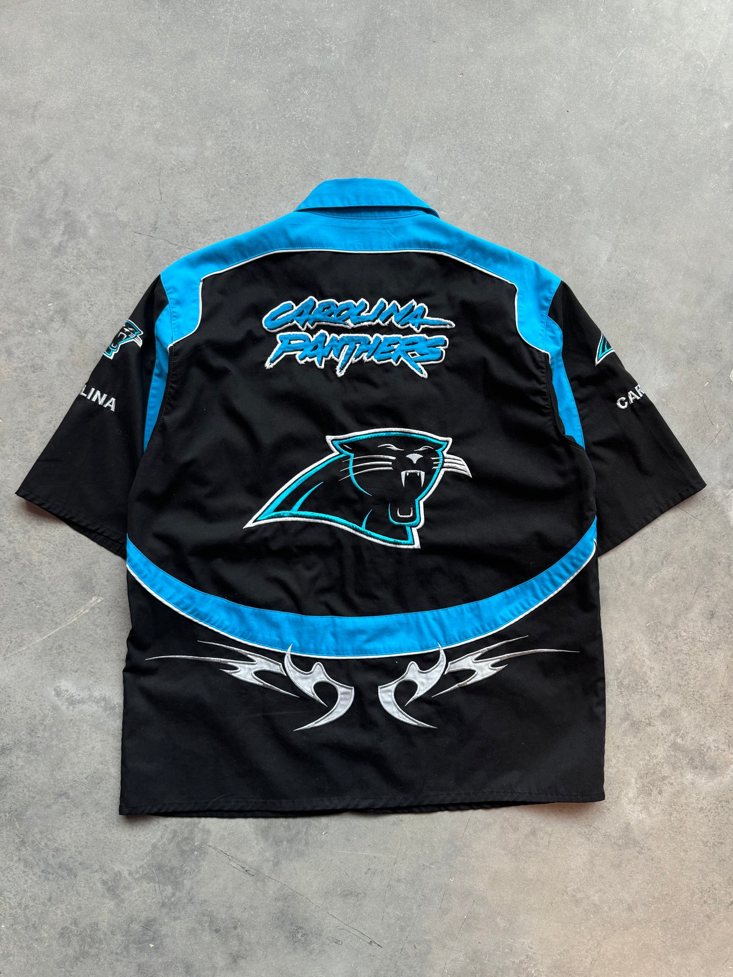 00’s Carolina Panthers Vintage Fully Embroidered Pit Crew Racing Style Button Snap NFL Shirt (Large)