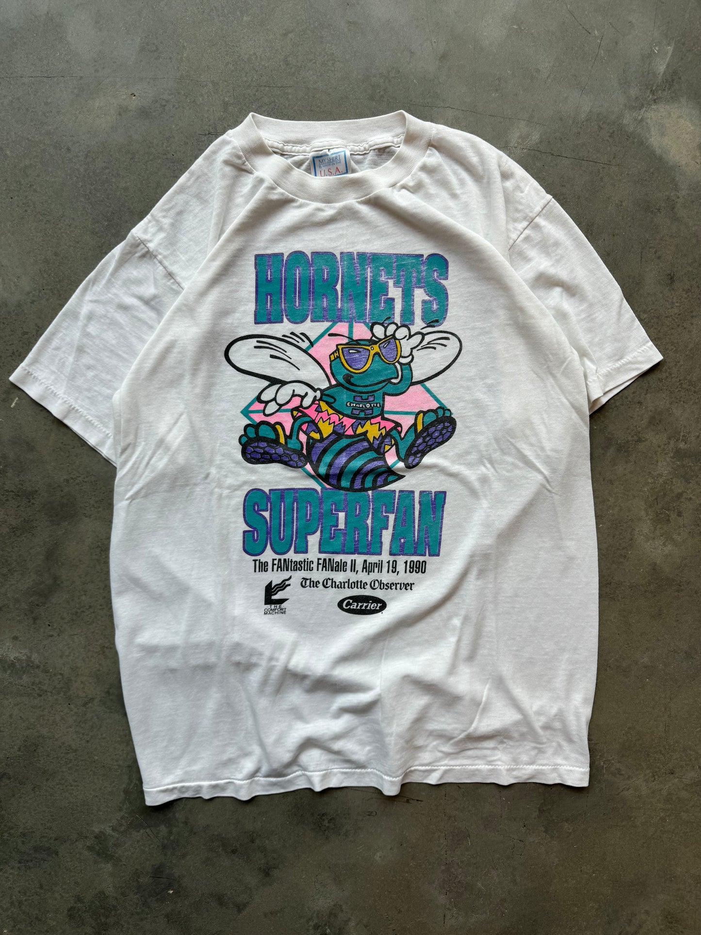 1990 Charlotte Hornets x Charlotte Observer Superfan Fantastic Fanale Vintage NBA Tee (Medium)