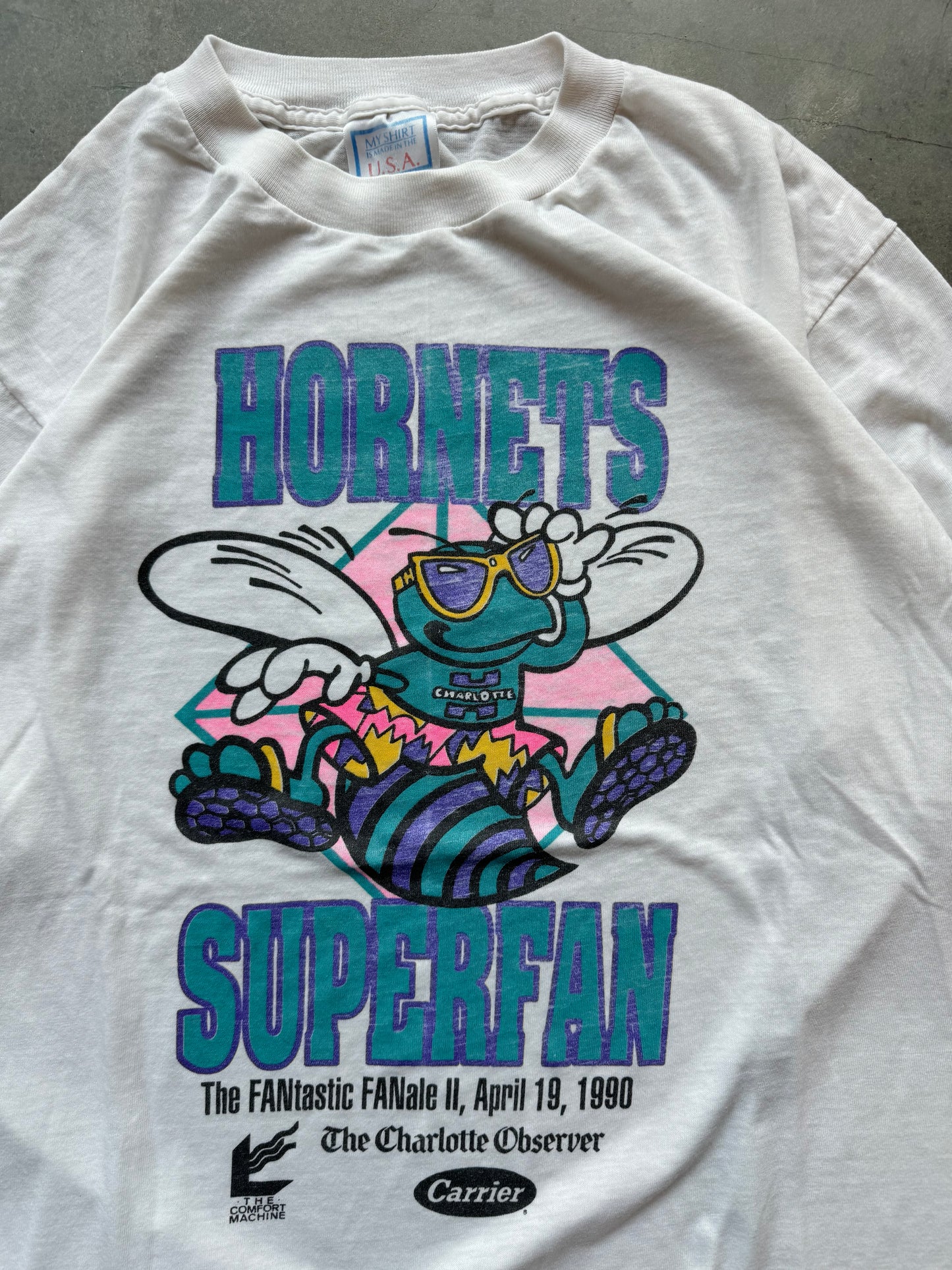 1990 Charlotte Hornets x Charlotte Observer Superfan Fantastic Fanale Vintage NBA Tee (Medium)
