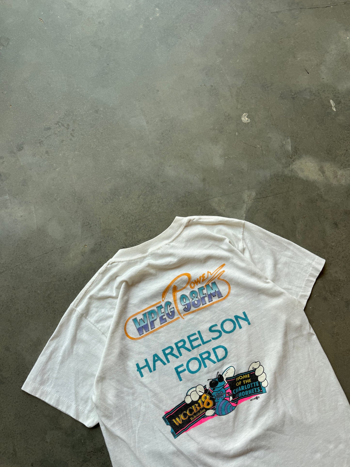 1988 Charlotte Hornets x Power 98FM “Taking Charlotte By Swarm” Vintage Inaugural Season Cartoon Style NBA Tee (Medium)