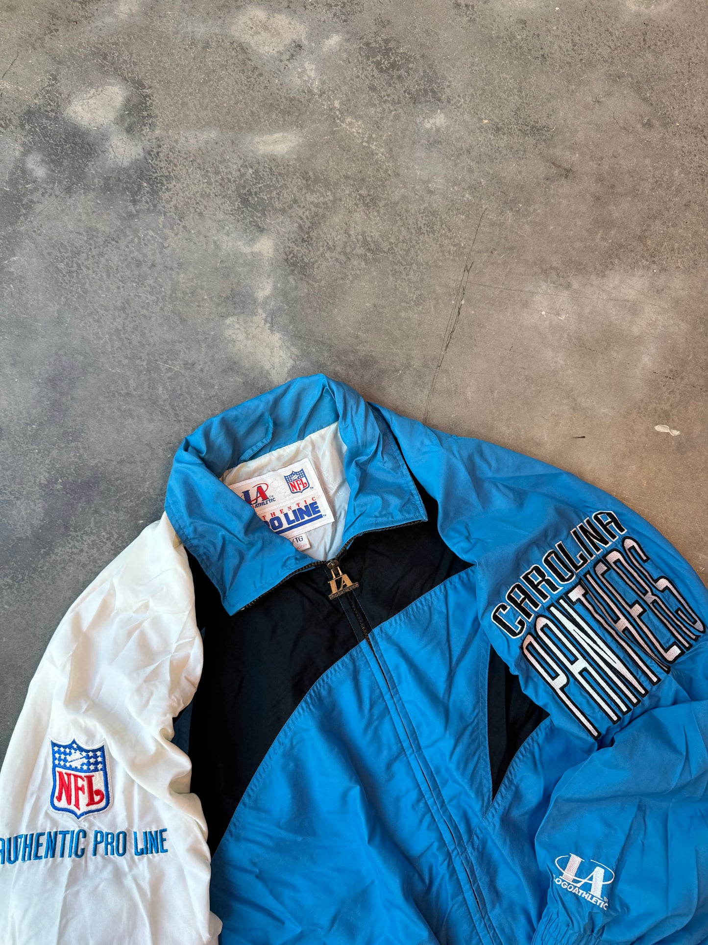 1994 Carolina Panthers Vintage Logo Athletic Sharktooth NFL Windbreaker Jacket (XL)