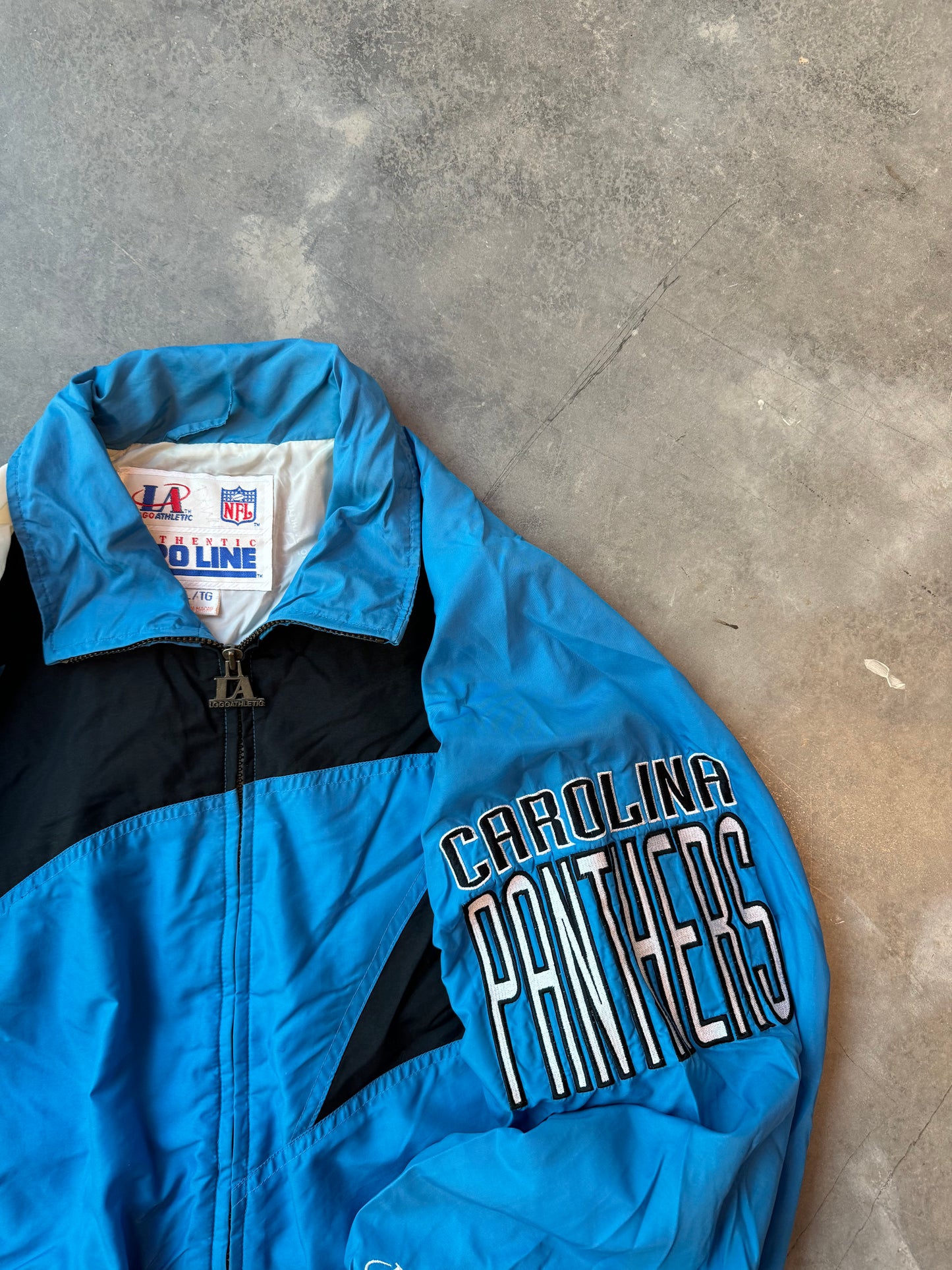 1994 Carolina Panthers Vintage Logo Athletic Sharktooth NFL Windbreaker Jacket (XL)