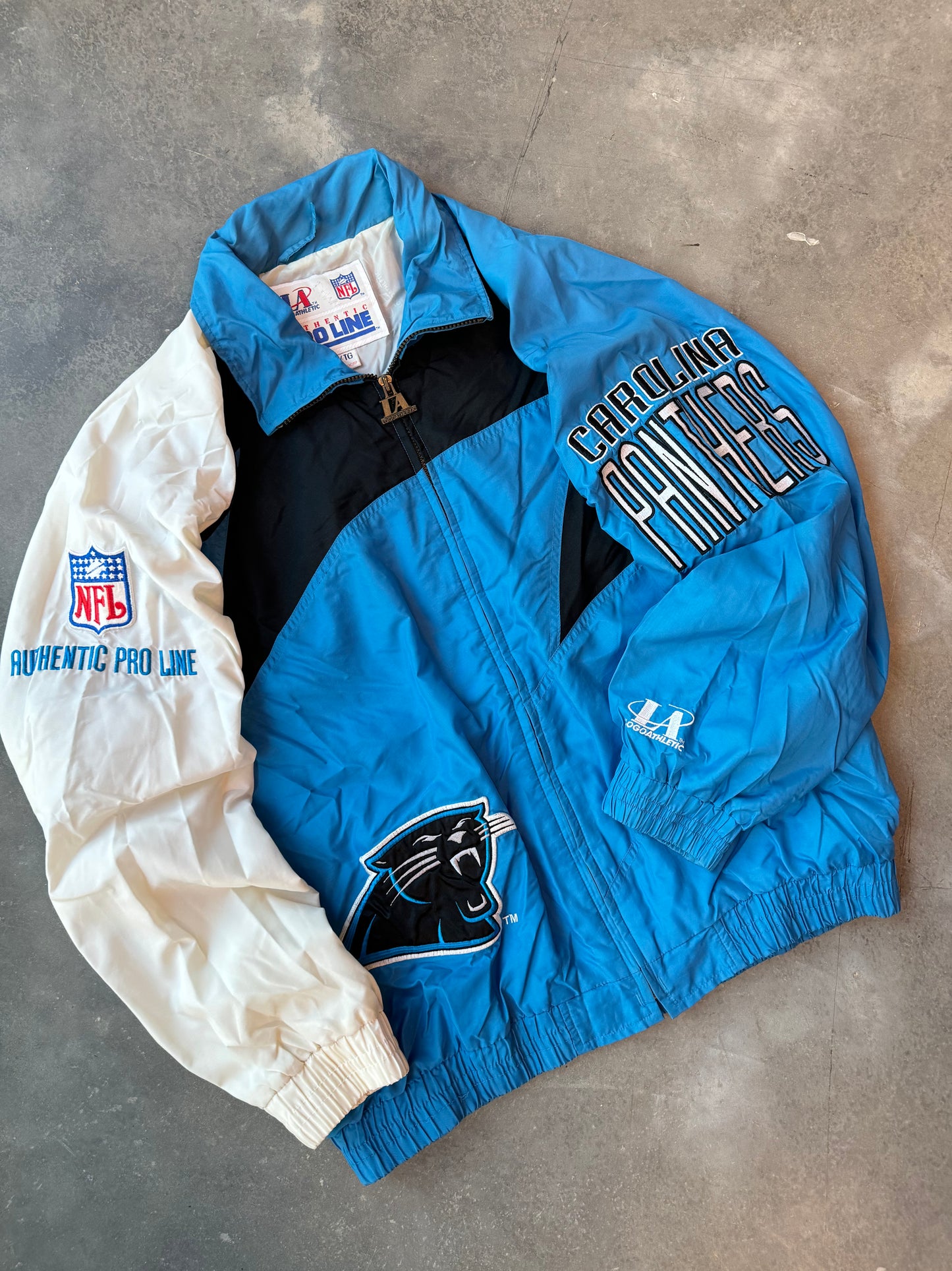 1994 Carolina Panthers Vintage Logo Athletic Sharktooth NFL Windbreaker Jacket (XL)