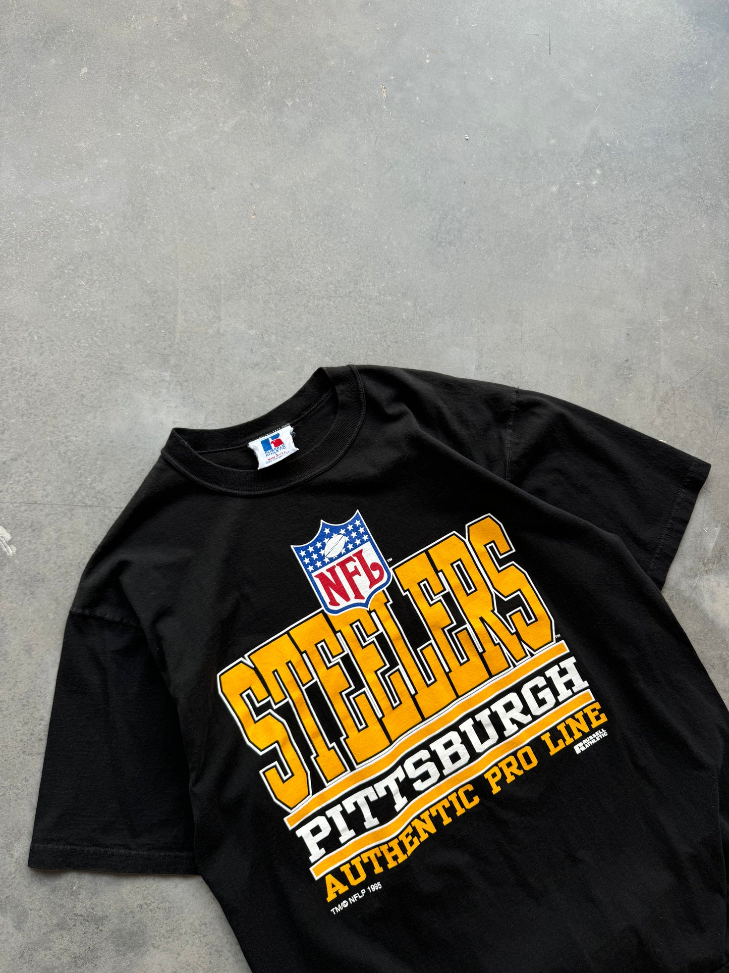 1995 Pittsburgh Steelers Vintage Russell Athletic NFL Pro Line Block Letter Tee (Large)