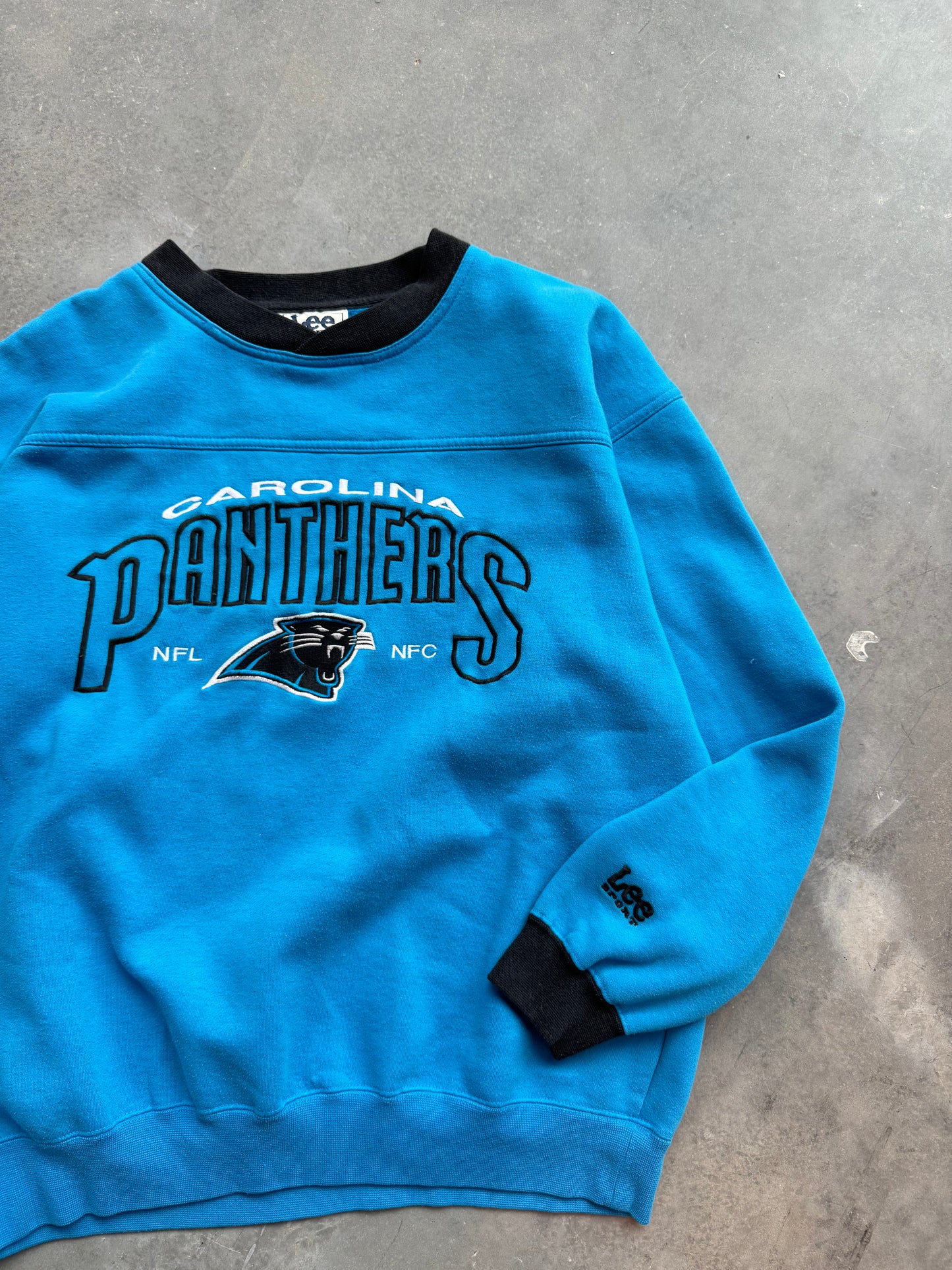 90’s Carolina Panthers Vintage Lee Sport Electric Blue Embroidered NFL Crewneck (Medium)