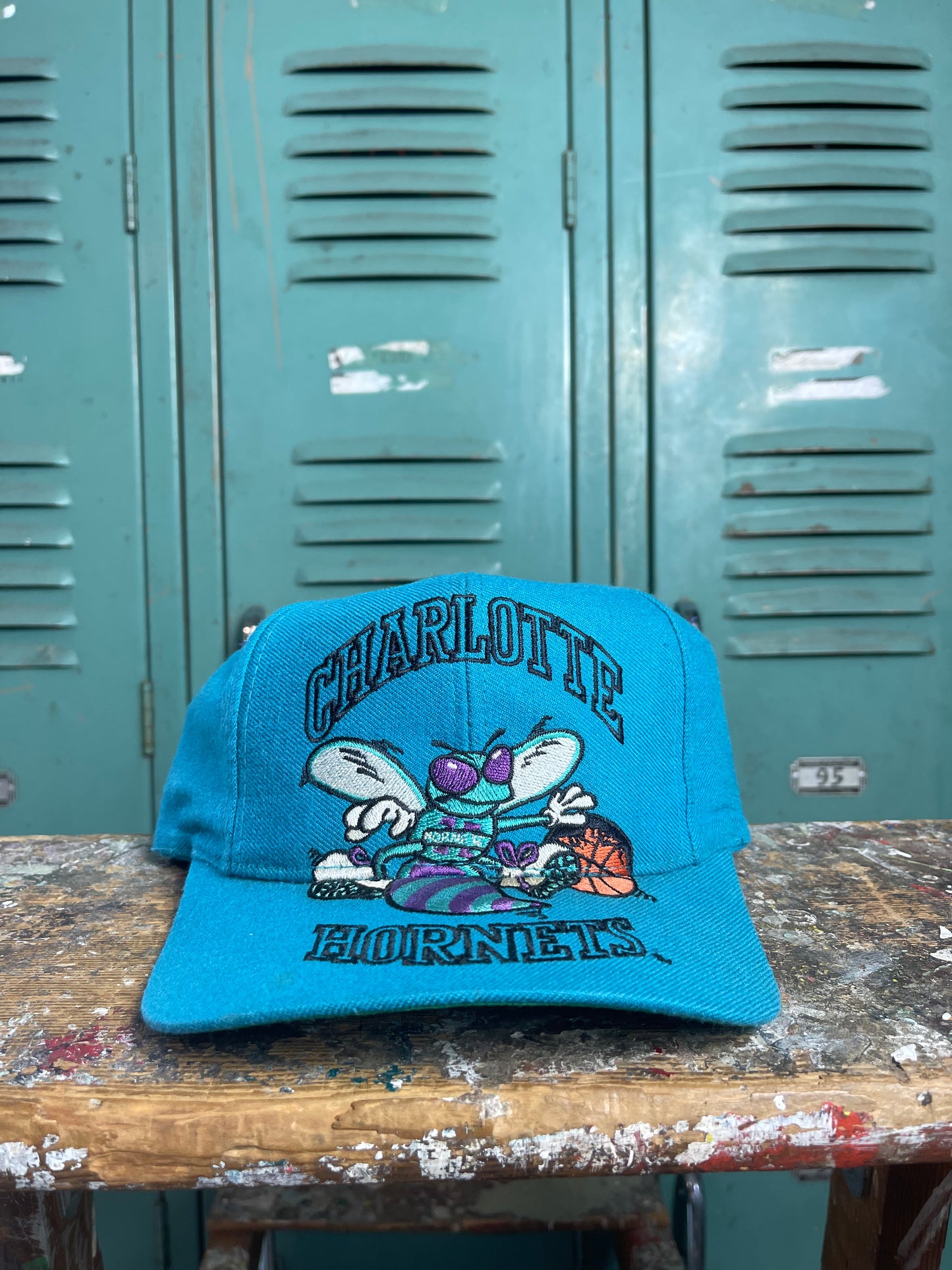 90’s Charlotte Hornets Vintage NBA Graffiti Style Spellout Snapback Hat (OSFA)