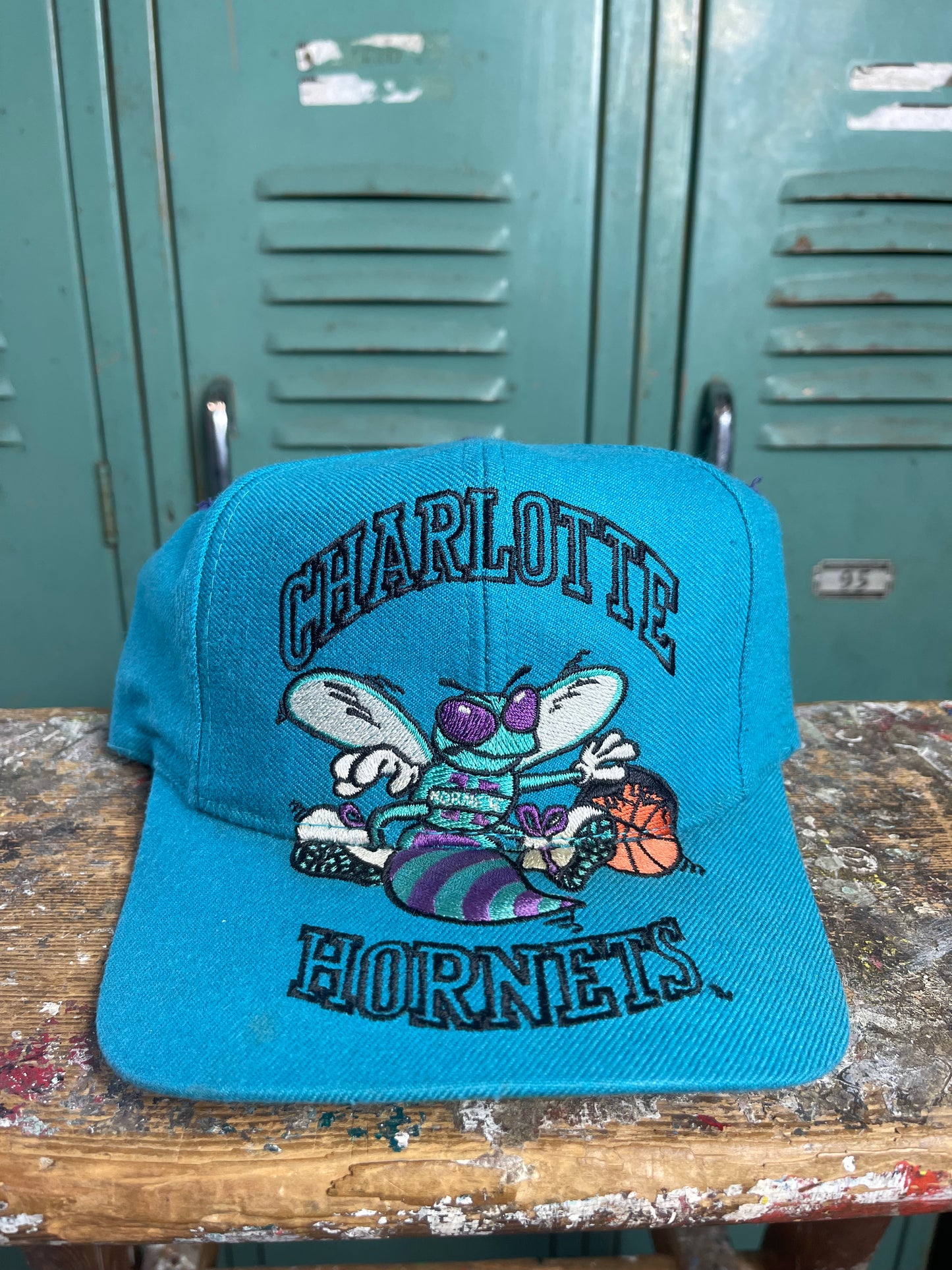 90’s Charlotte Hornets Vintage NBA Graffiti Style Spellout Snapback Hat (OSFA)