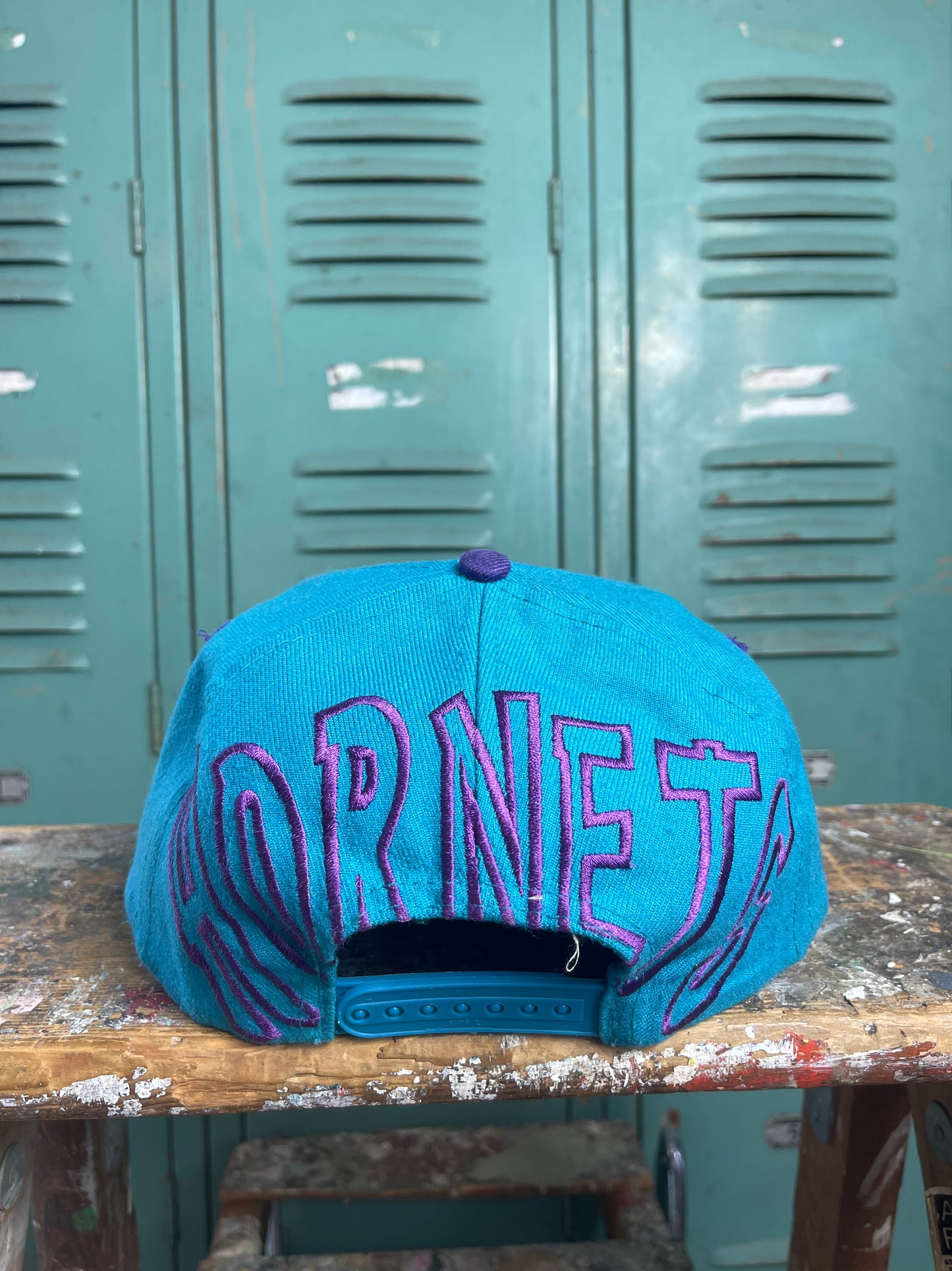 90’s Charlotte Hornets Vintage NBA Graffiti Style Spellout Snapback Hat (OSFA)