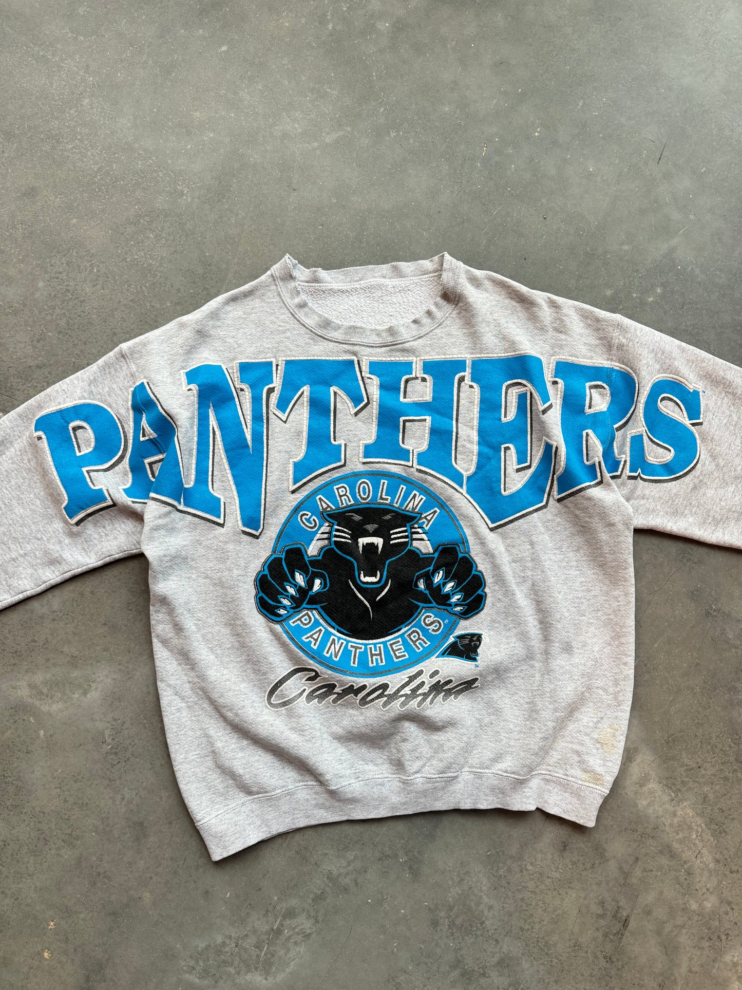 90’s Carolina Panthers Vintage Shoulder to Shoulder Roaring Cat Spellout NFL Crewneck (Medium)