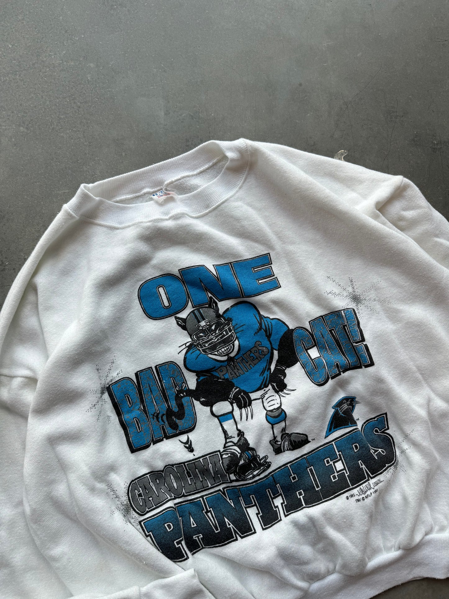 1993 Carolina Panthers Vintage “One Bad Cat” NFL Cartoon Crewneck (Medium)