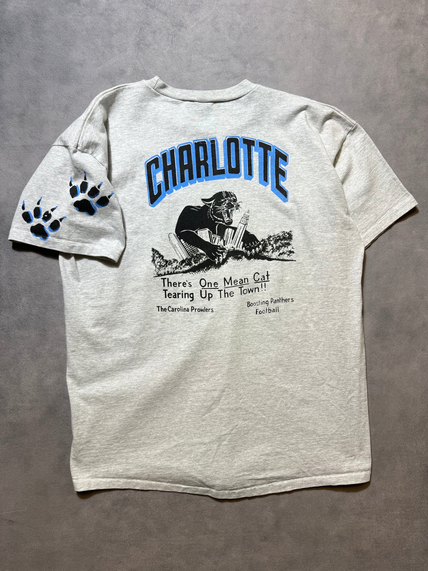90’s Carolina Panthers Vintage Charlotte Skyline Realistic Cat Illustration Carolina Prowlers Booster Club NFL Tee (XL)