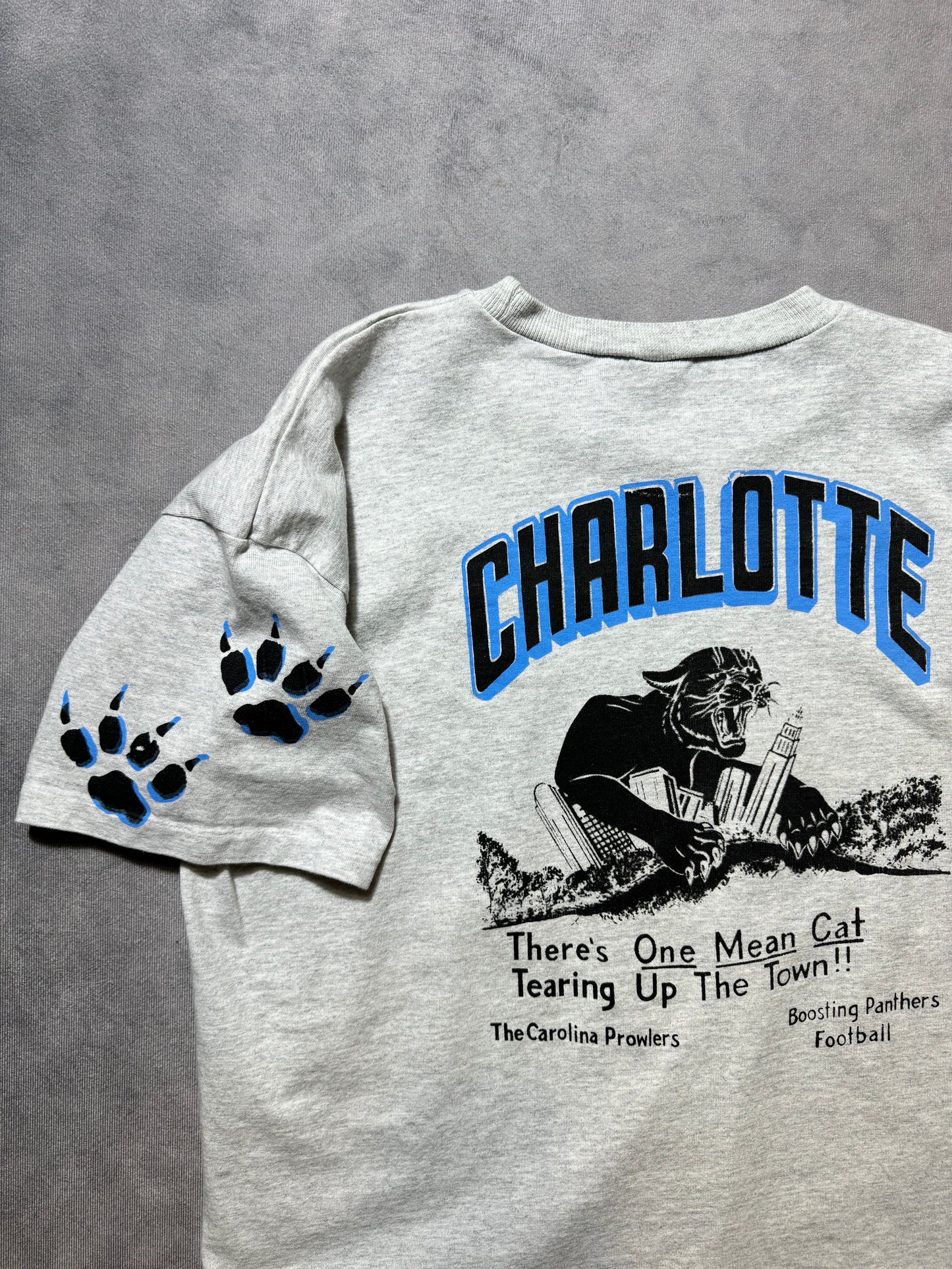 90’s Carolina Panthers Vintage Charlotte Skyline Realistic Cat Illustration Carolina Prowlers Booster Club NFL Tee (XL)