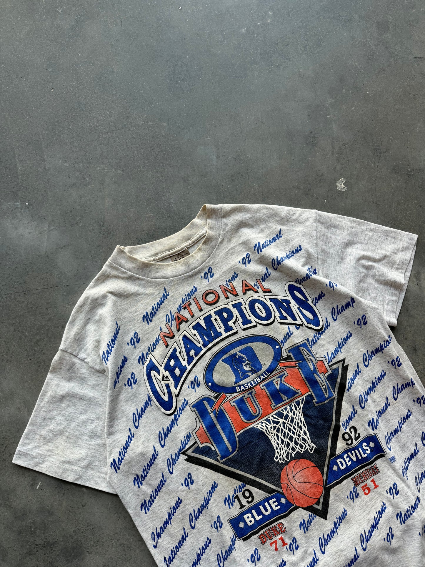 1992 Duke Blue Devils Vintage NCAA National Champions College Basketball Tee (Large)