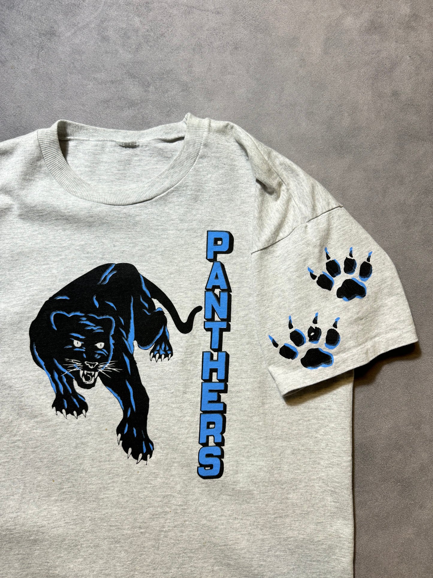90’s Carolina Panthers Vintage Charlotte Skyline Realistic Cat Illustration Carolina Prowlers Booster Club NFL Tee (XL)