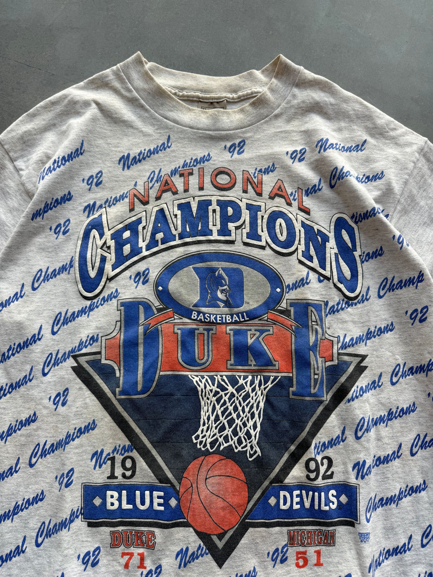 1992 Duke Blue Devils Vintage NCAA National Champions College Basketball Tee (Large)