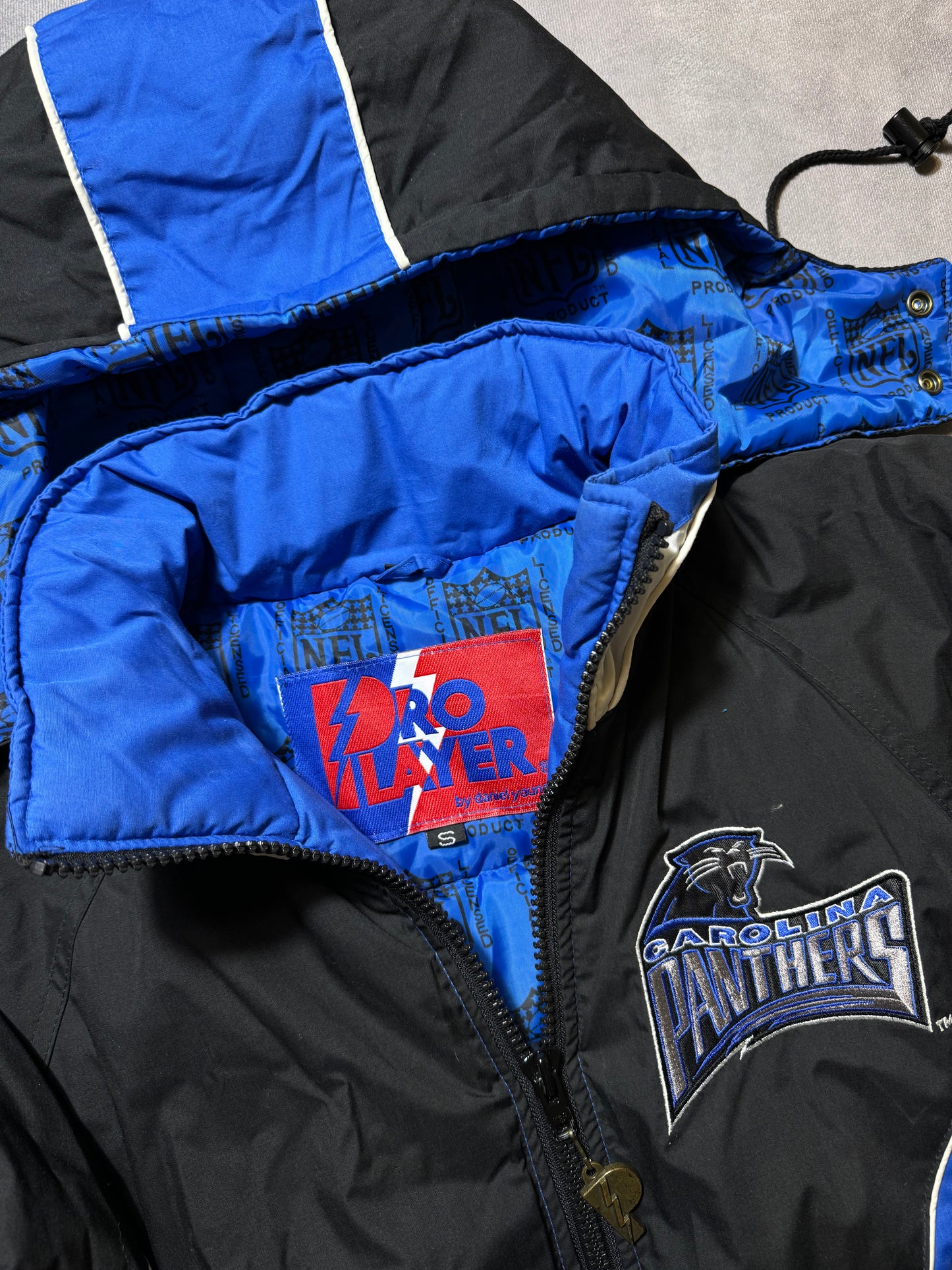 1994 Carolina Panthers Vintage Pro Player Big Claw Logo 75th Season Diamond Patch Printed Liner NFL Puffer Jacket (Small)