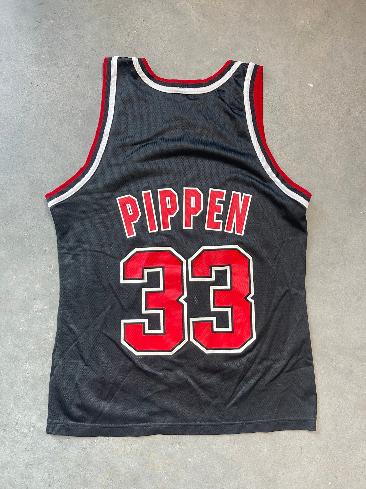 90’s Chicago Bulls Scottie Pippen Vintage Champion NBA Jersey (40/Medium)