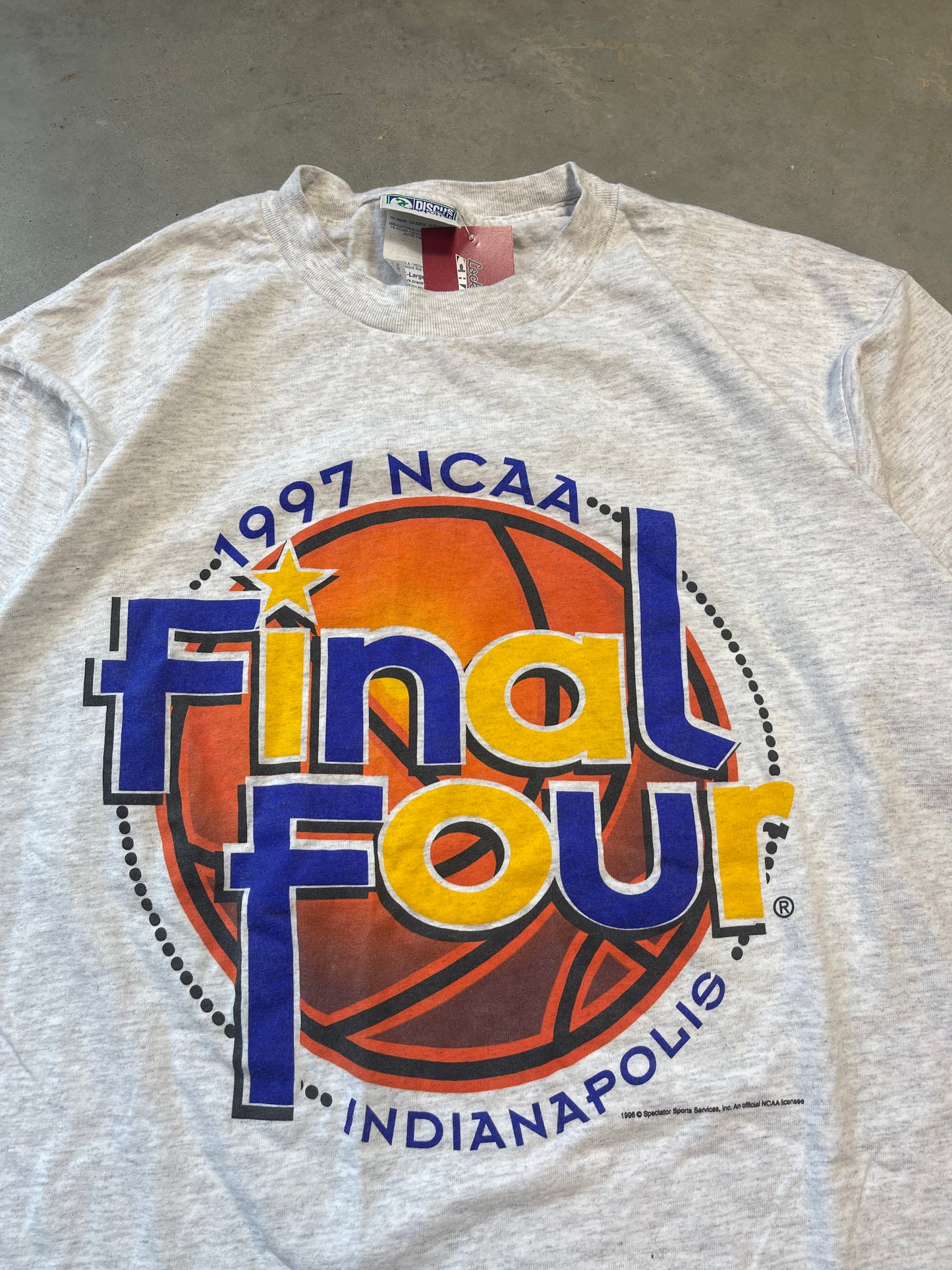 1997 Final Four Indianapolis Vintage College Basketball Big Logo Tee (XL)