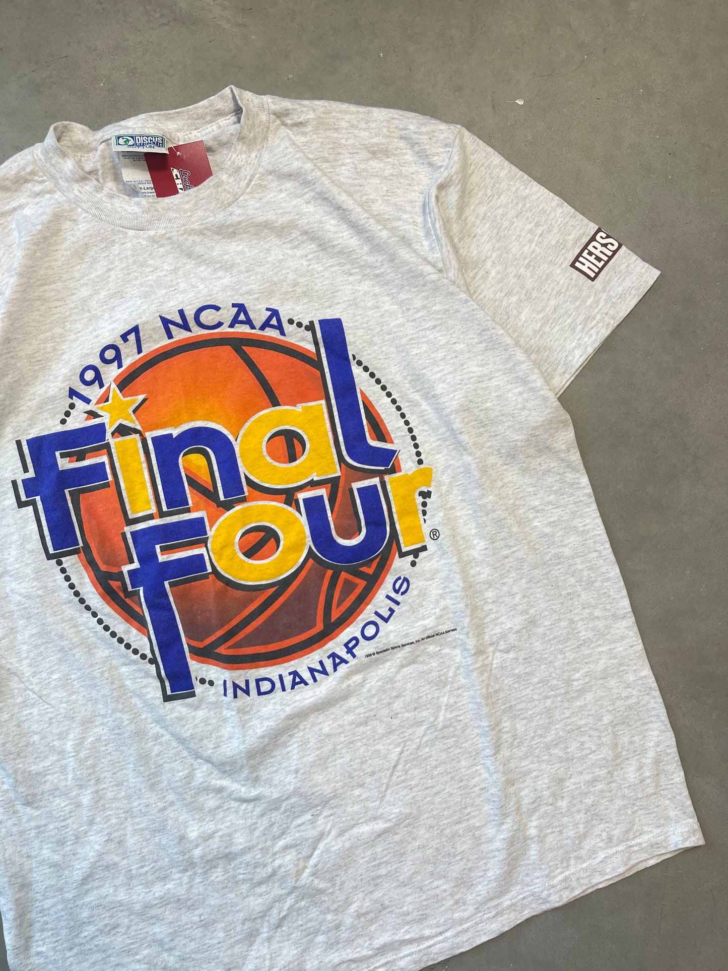 1997 Final Four Indianapolis Vintage College Basketball Big Logo Tee (XL)