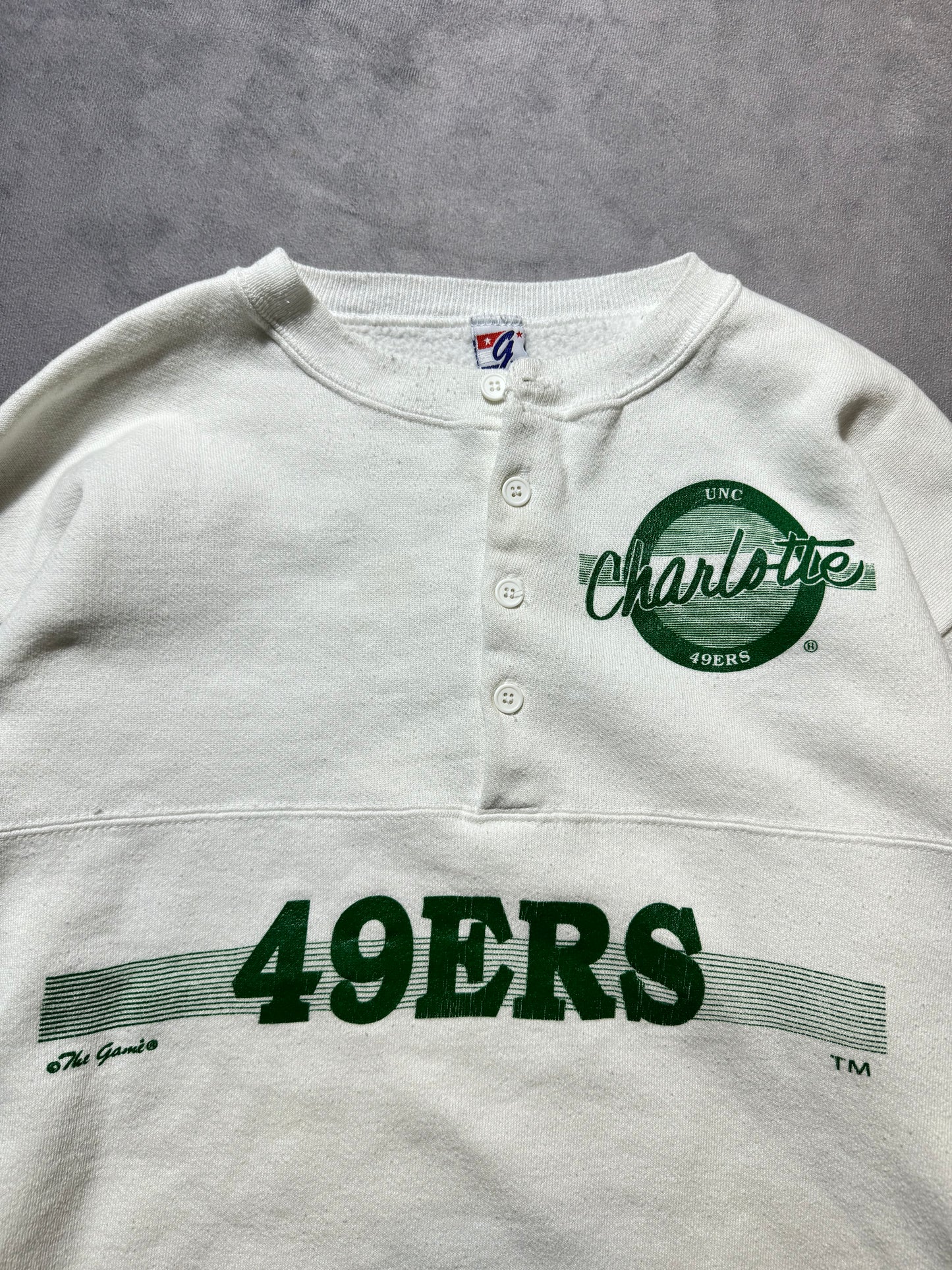 80’s UNC Charlotte 49ers Vintage White Henley Button Up Style Fleece Pullover Crewneck (Medium)