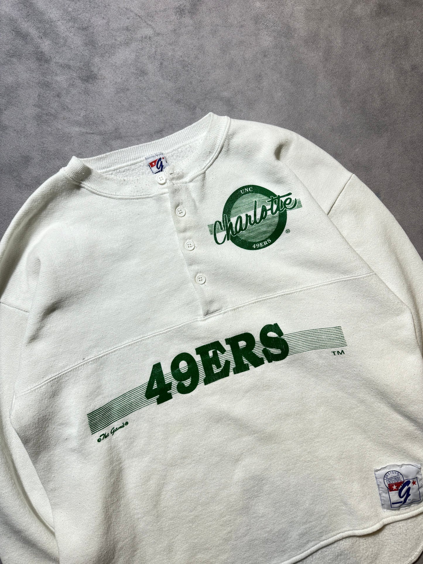 80’s UNC Charlotte 49ers Vintage White Henley Button Up Style Fleece Pullover Crewneck (Medium)