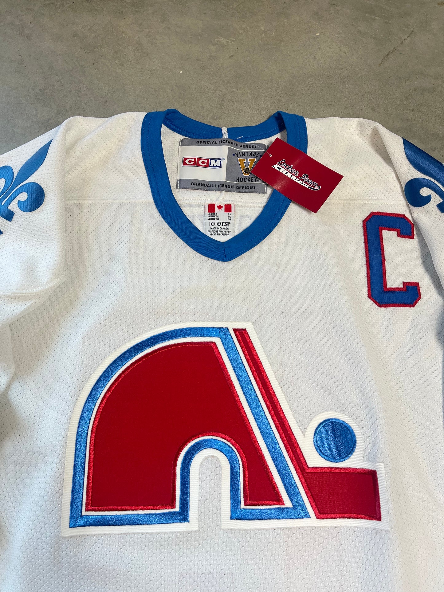 90’s Quebec Nordiques Joe Sakic Vintage CCM NHL Hockey Jersey (XL)