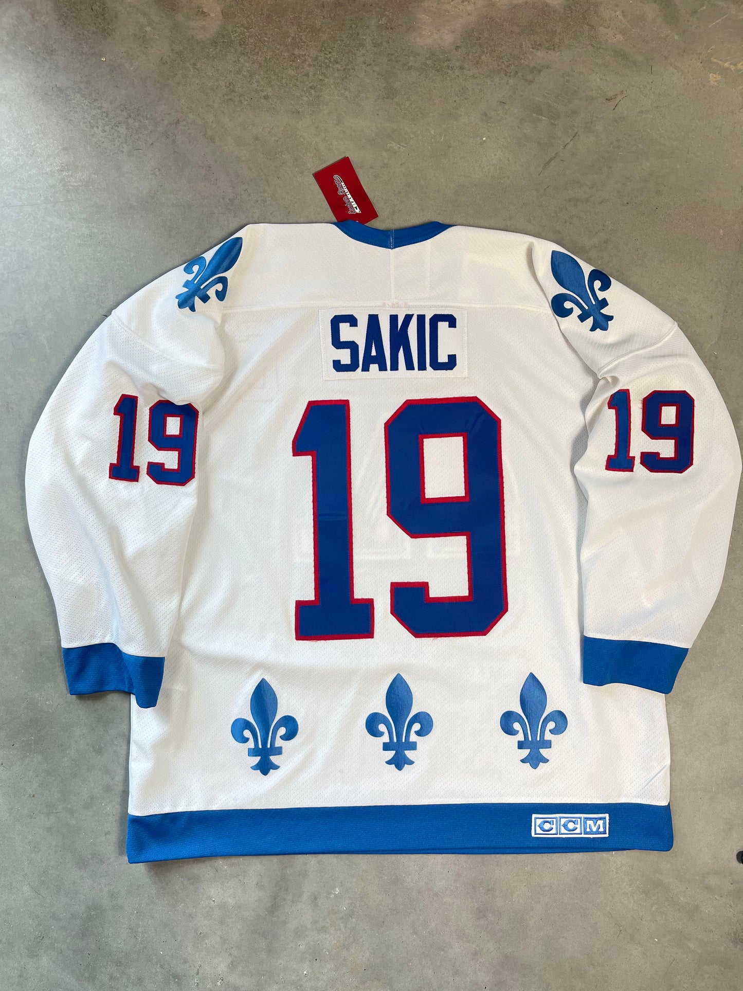 90’s Quebec Nordiques Joe Sakic Vintage CCM NHL Hockey Jersey (XL)