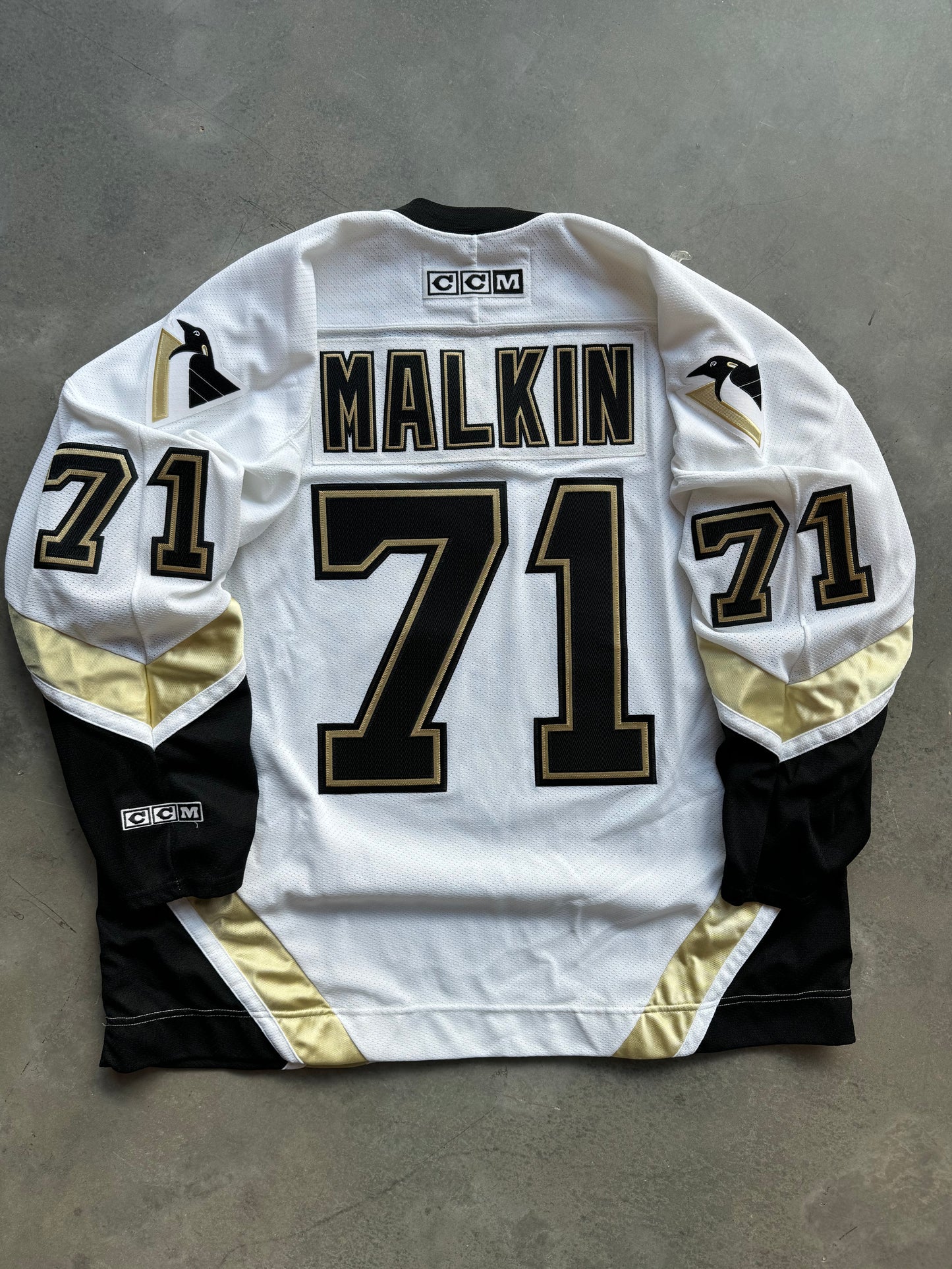 00’s Pittsburgh Penguins Evgeni Malkin Vintage White CCM Heavyweight Embroidered NHL Authentic Jersey (XXL)