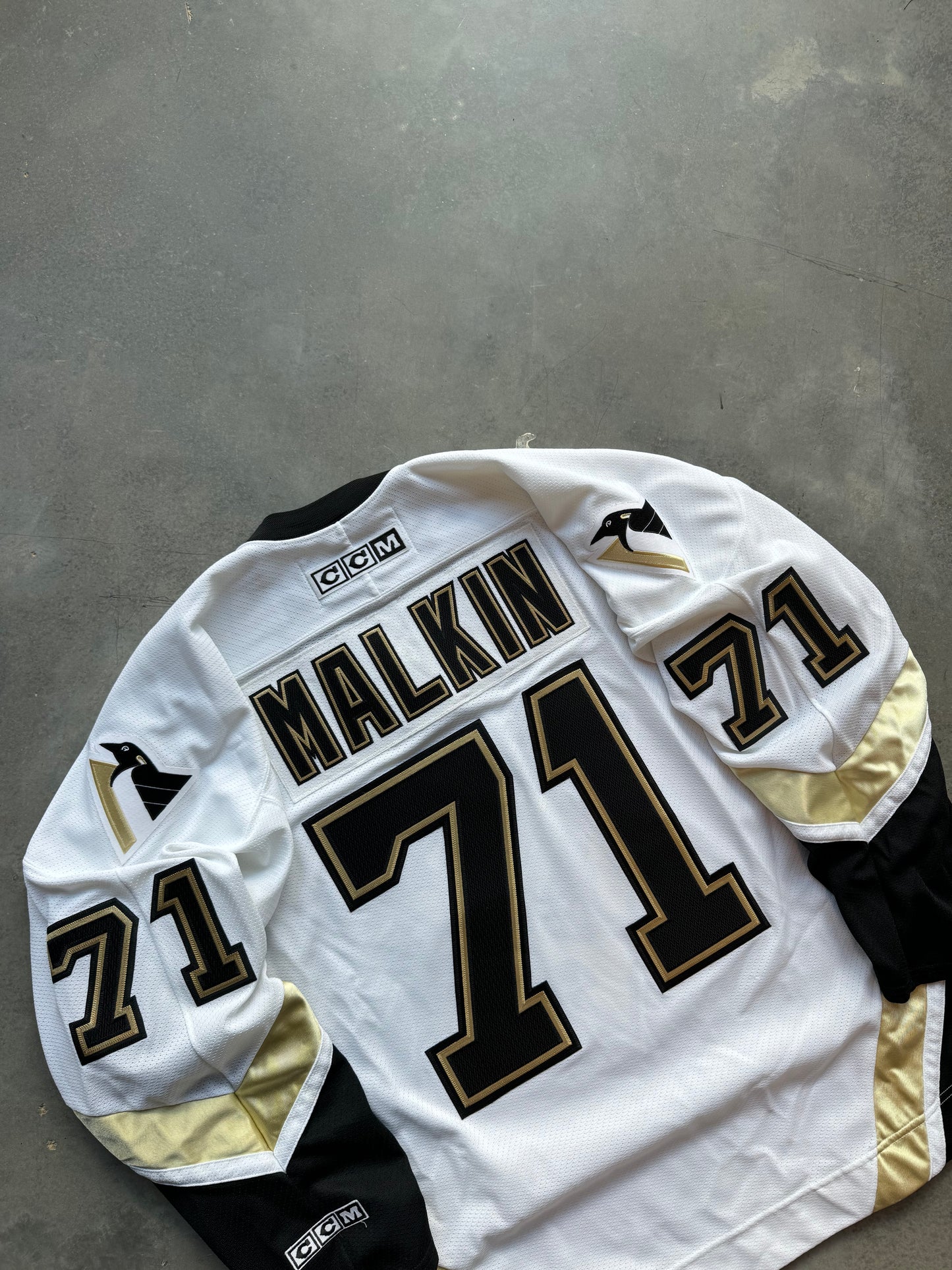 00’s Pittsburgh Penguins Evgeni Malkin Vintage White CCM Heavyweight Embroidered NHL Authentic Jersey (XXL)