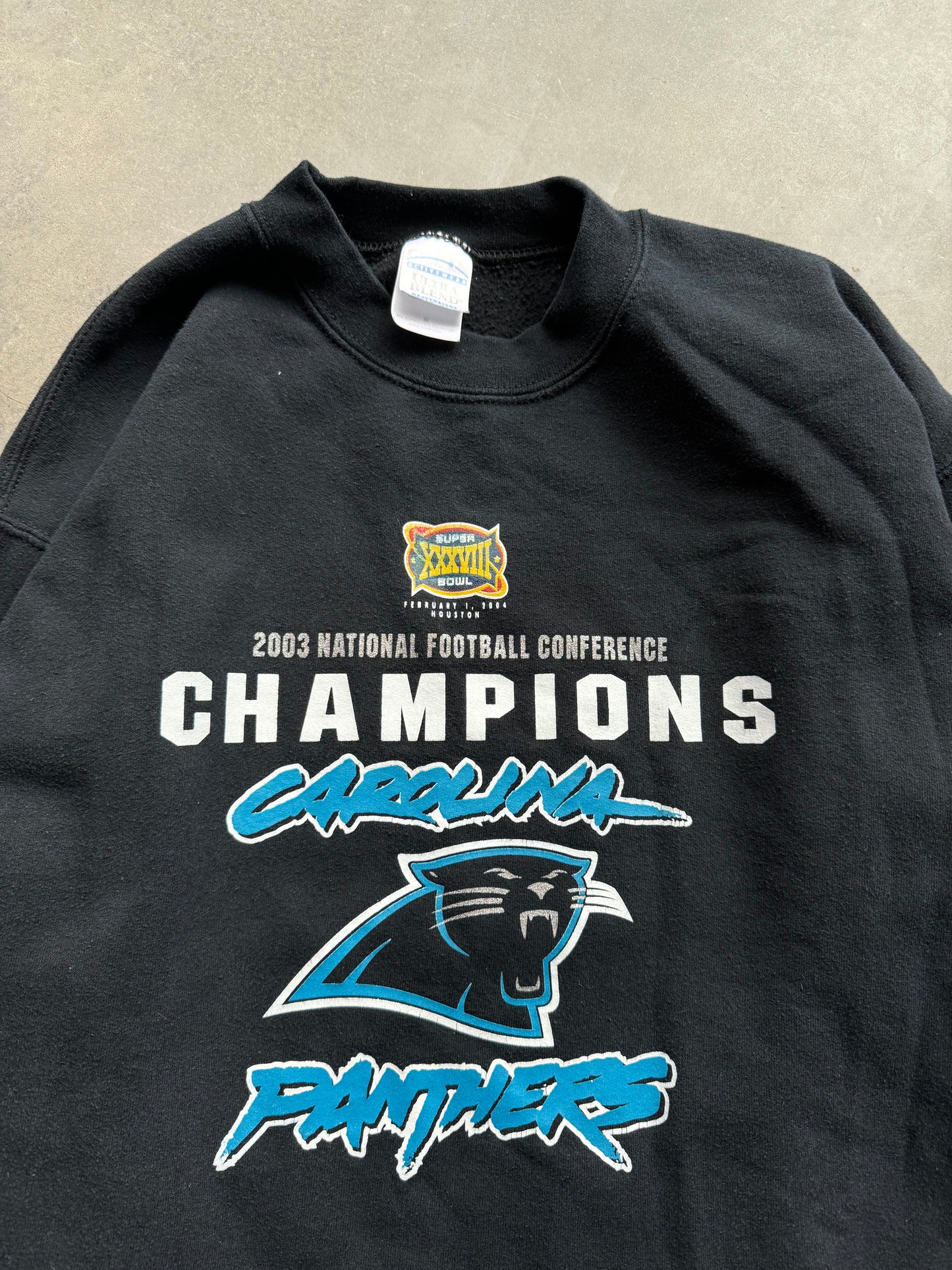 2003 Carolina Panthers Vintage NFC Champions Super Bowl XXXVIII Cat Scratch Font Cropped NFL Crewneck (Medium)