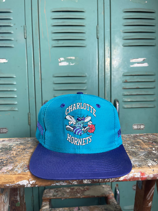 90’s Charlotte Hornets Vintage Spellout NBA Snapback Hat (OSFA)