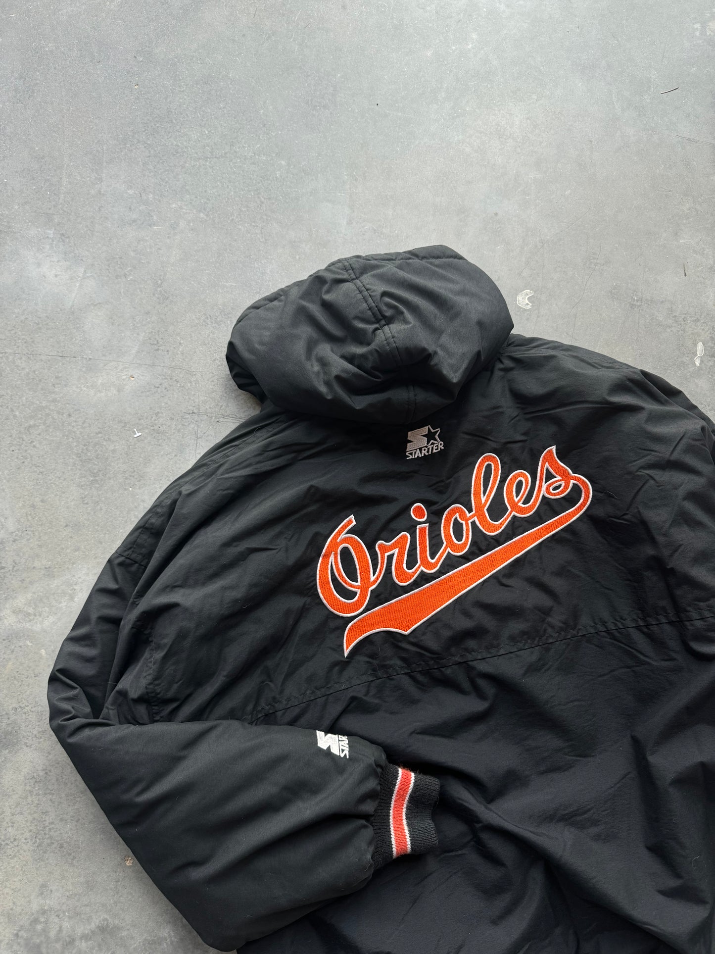 90’s Baltimore Orioles Vintage Black MLB Script Tailsweep Starter Puffer Jacket (XL)