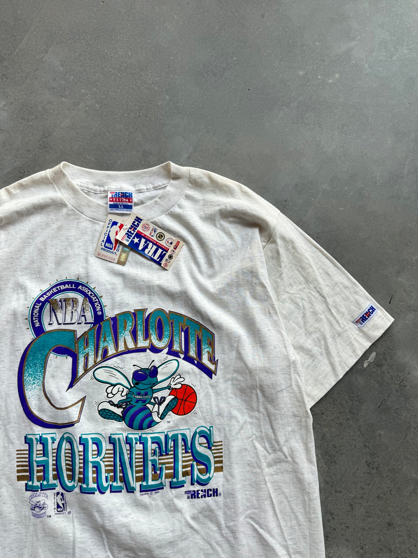 1992 Charlotte Hornets Vintage Trench Sportswear NBA Arch Spellout Tee - Deadstock (XL)