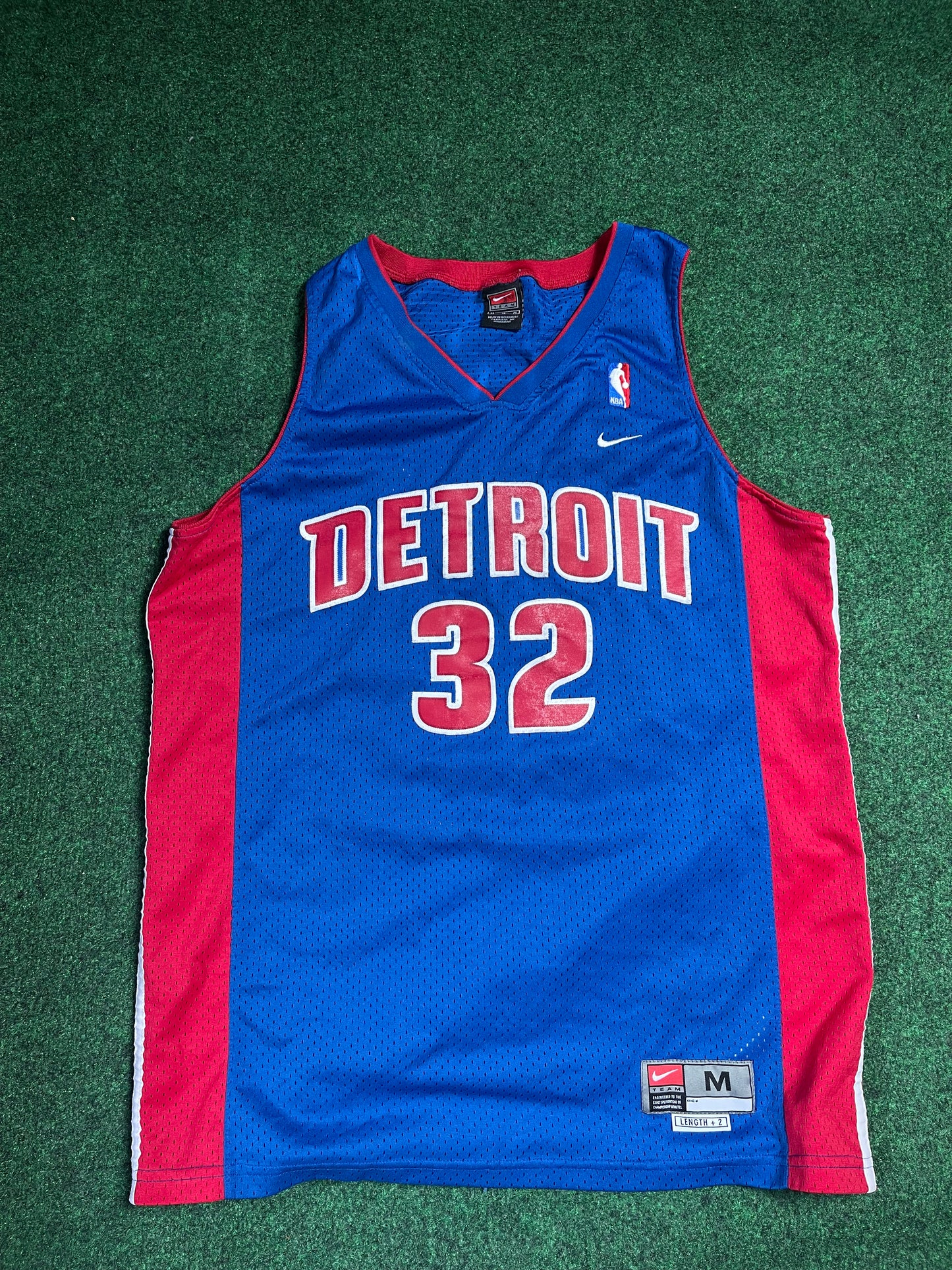 00’s Detroit Pistons Rip Hamilton Vintage Nike Swingman Jersey (Medium)