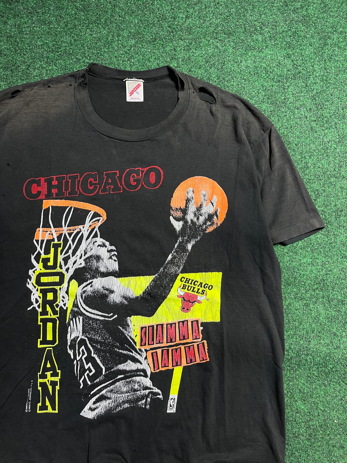 90’s Chicago Bulls Michael Jordan Slamma Jamma Vintage Faded NBA Tee (XL)