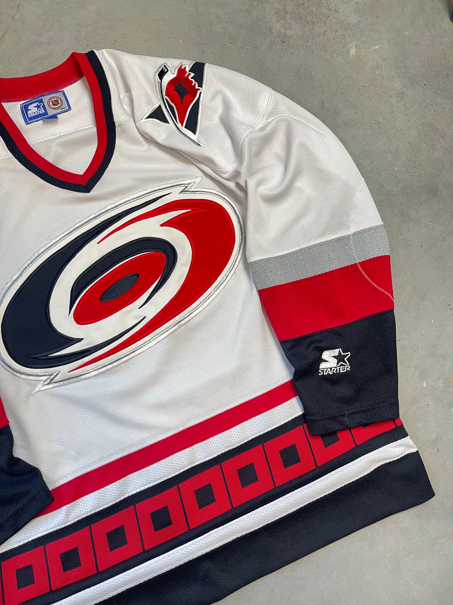 90’s Carolina Hurricanes Vintage Starter NHL Hockey Jersey (Medium)