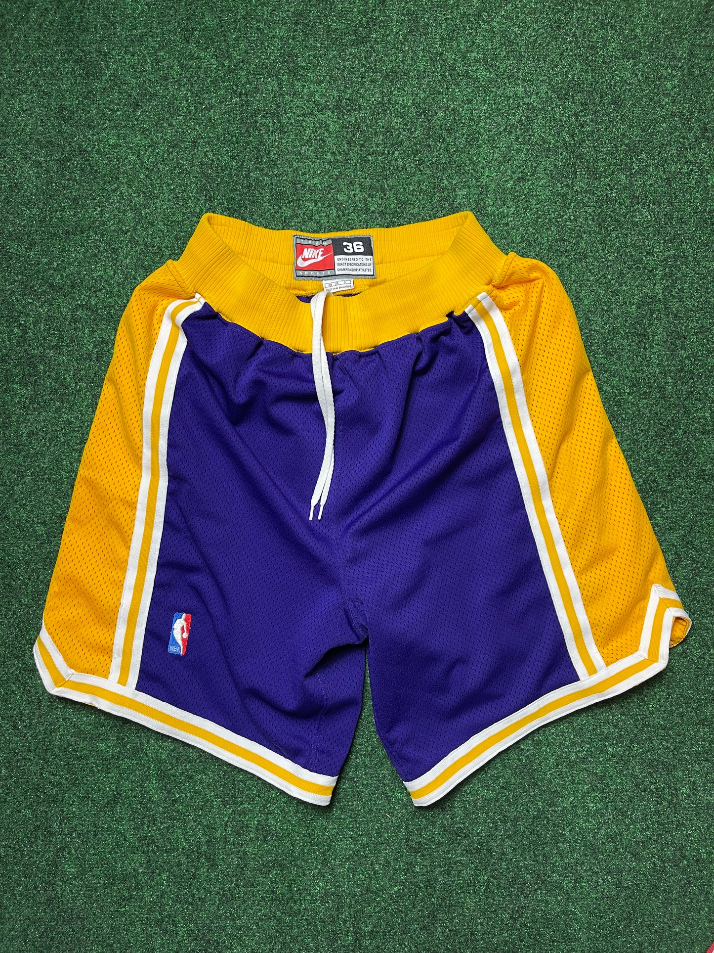 1998 Los Angeles Lakers Vintage Heavy Mesh Nike Authentic NBA Shorts Locker Room CLT