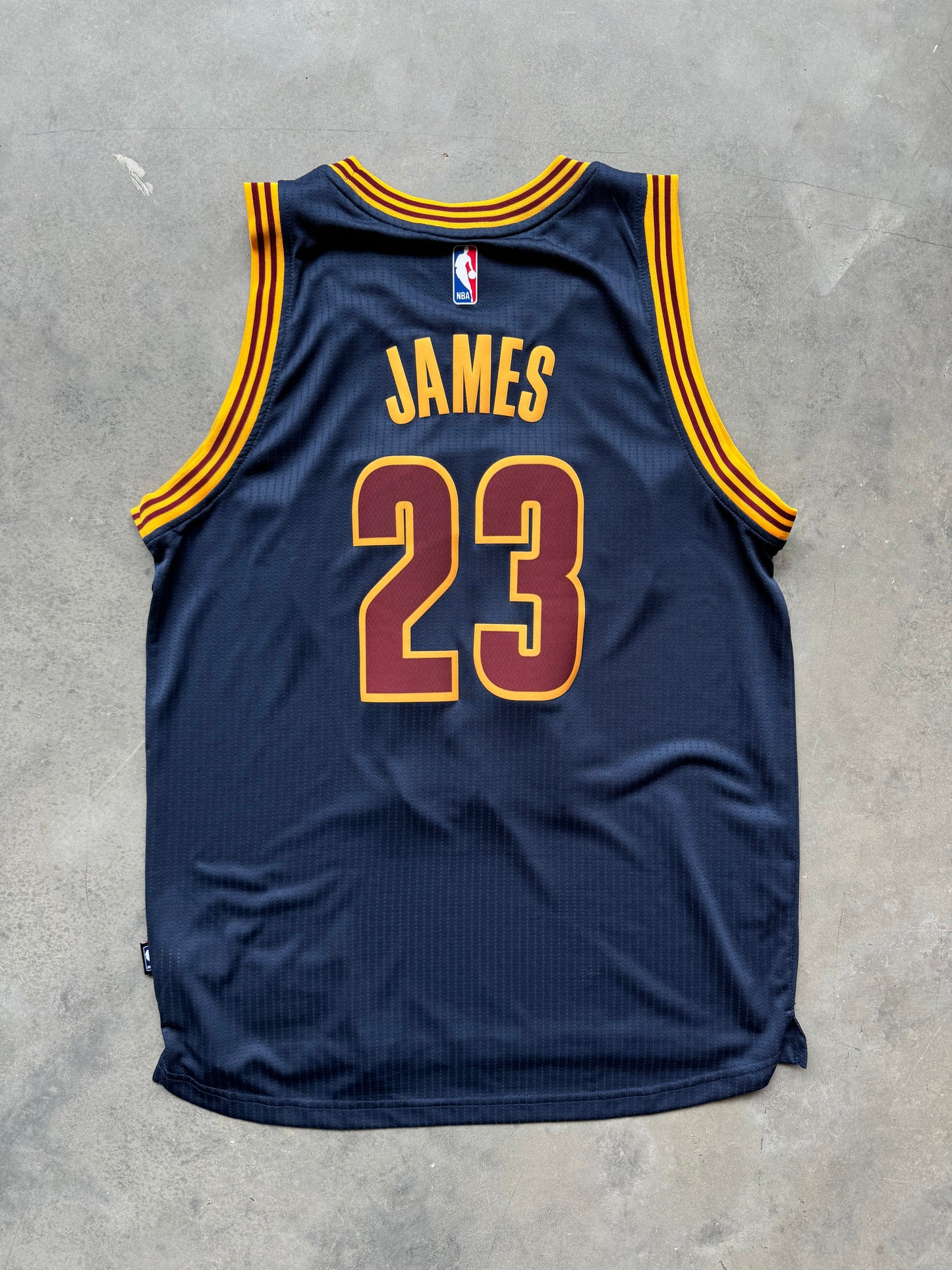 2014/2015 Cleveland Cavaliers LeBron James Navy Adidas Swingman NBA Jersey (Large)
