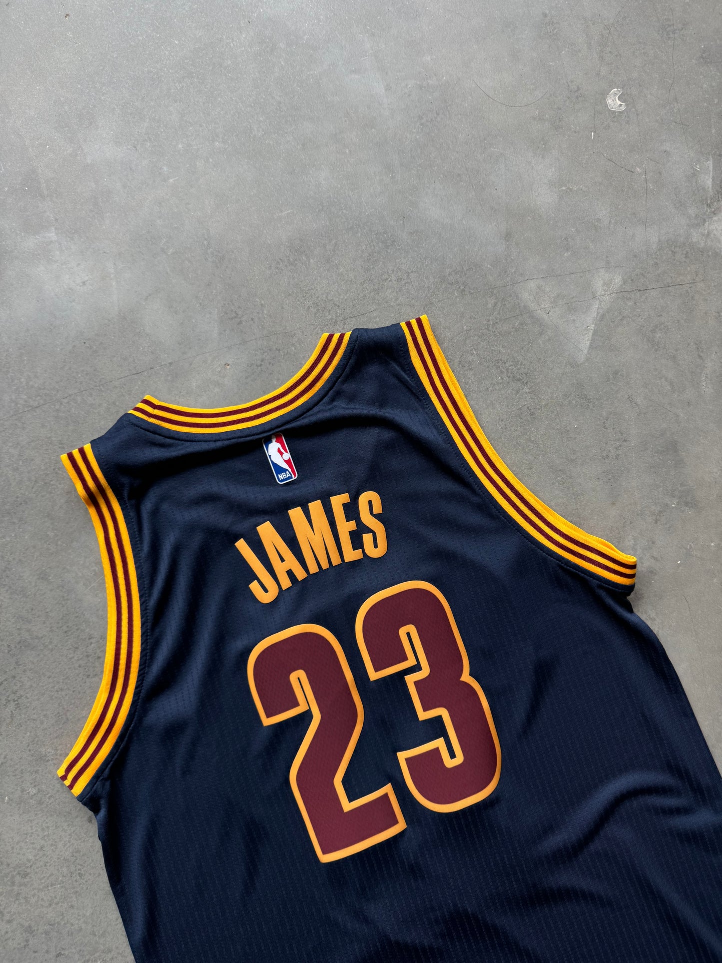 2014/2015 Cleveland Cavaliers LeBron James Navy Adidas Swingman NBA Jersey (Large)